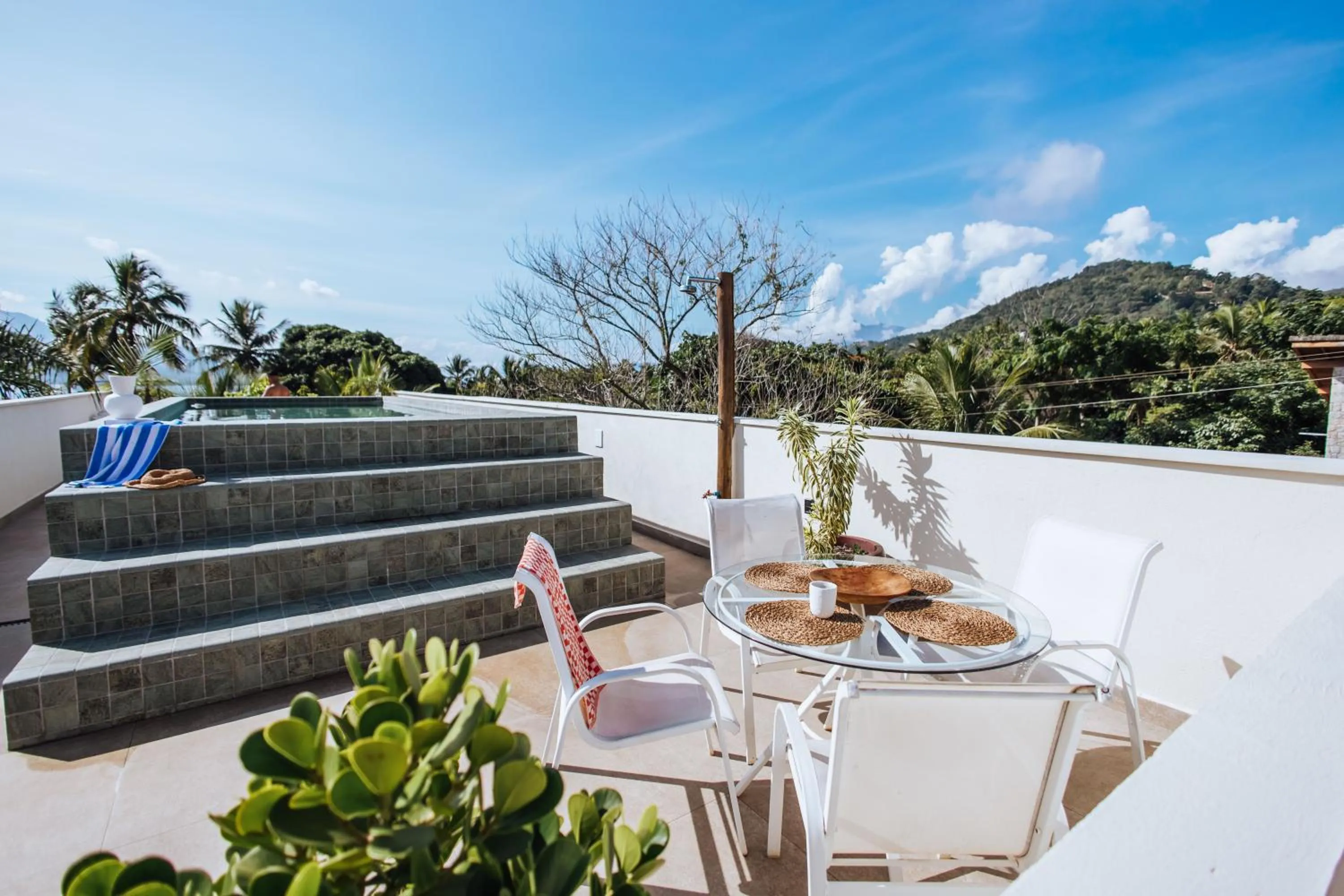 Swimming pool in Smart Hotel Reserva Ilhabela