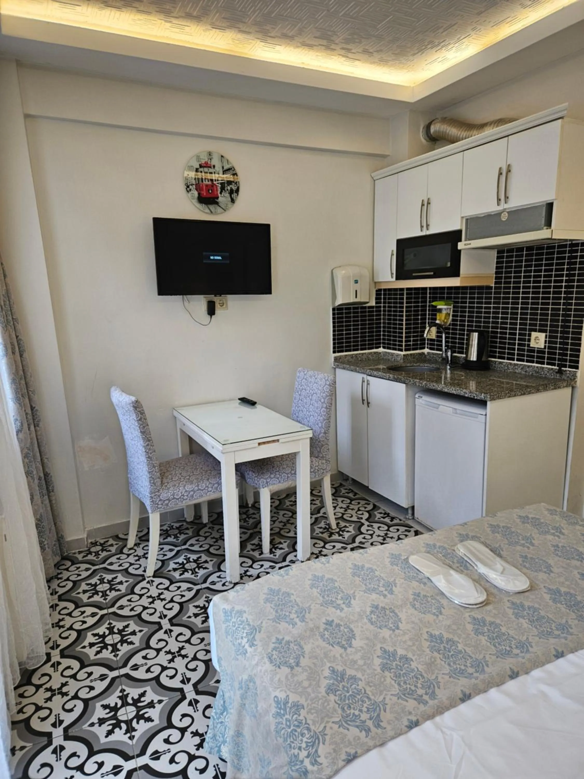 Bed in Lemon Residence