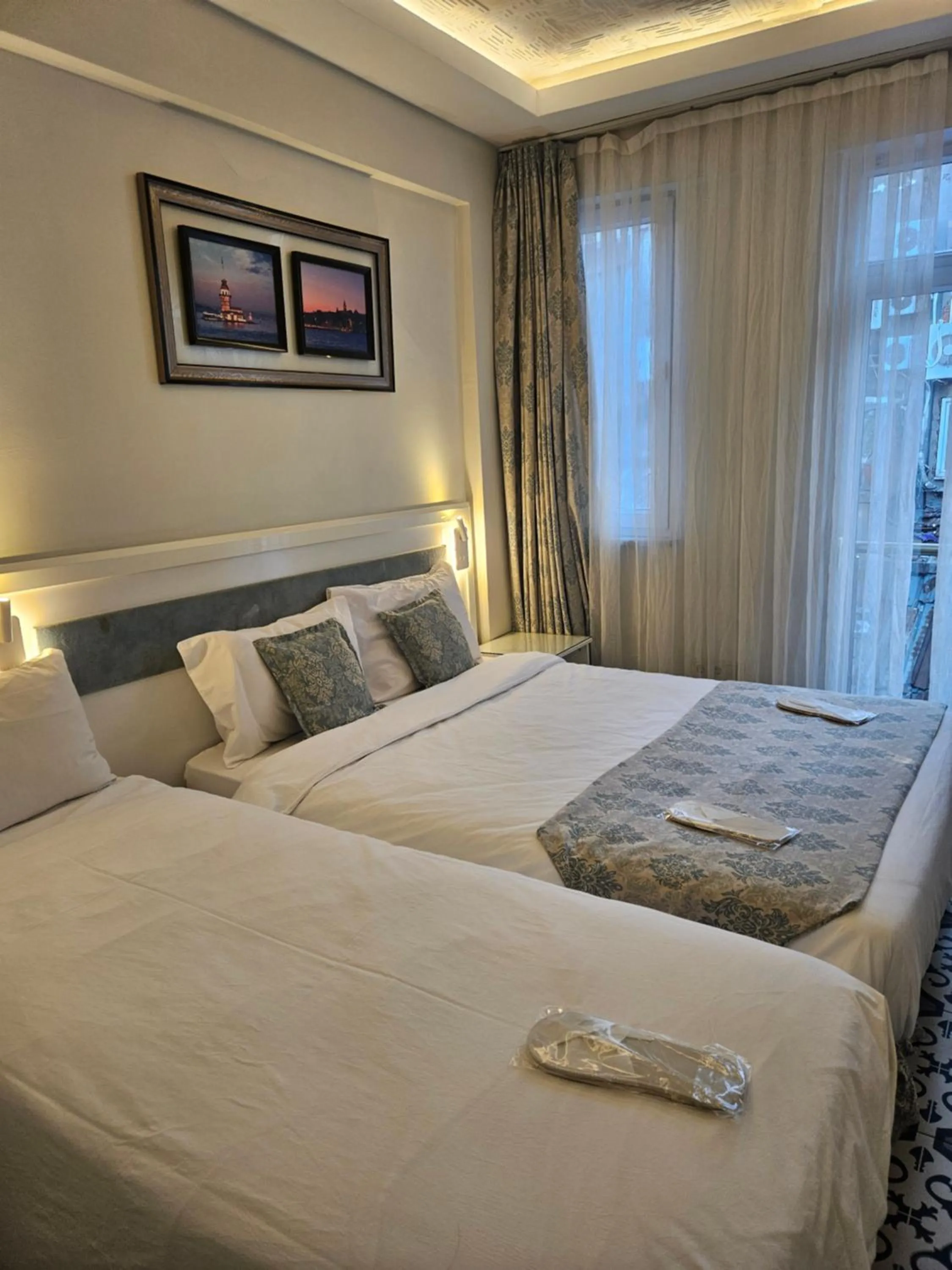 Bed in Lemon Residence