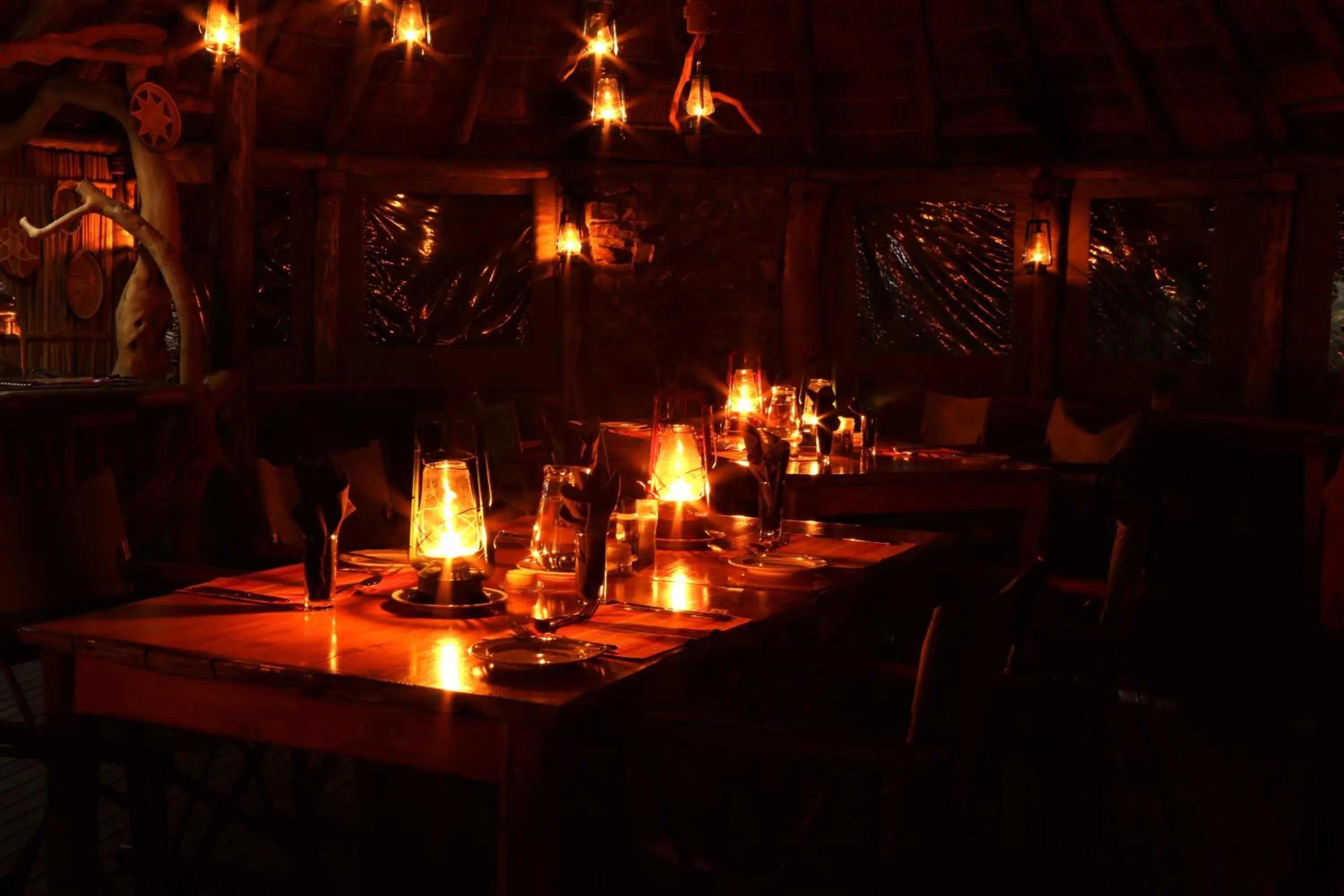Restaurant/places to eat in Sibuya Game Reserve and Lodge