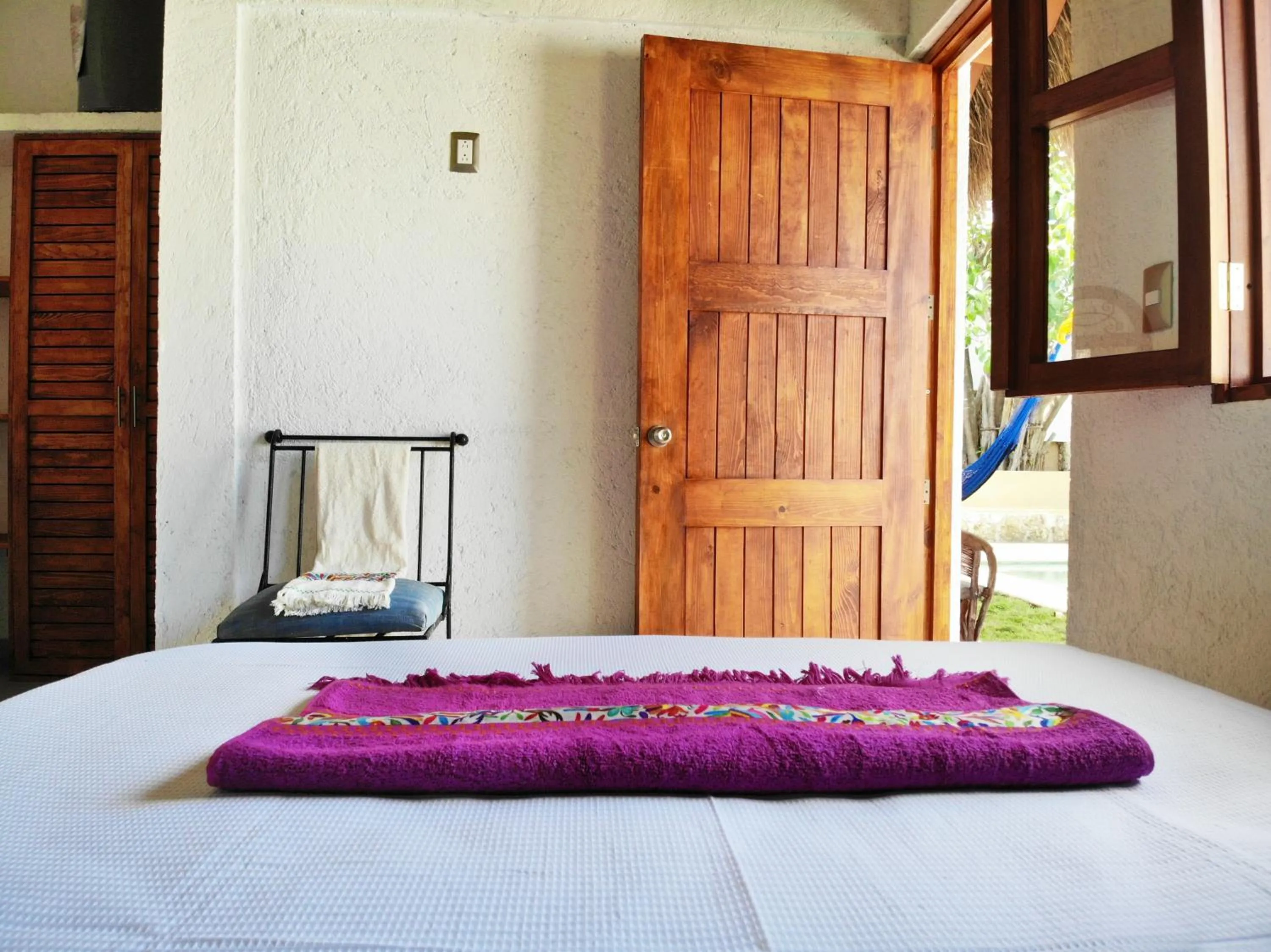 Pool view, Bed in Kinta Kan Hotel Cozumel