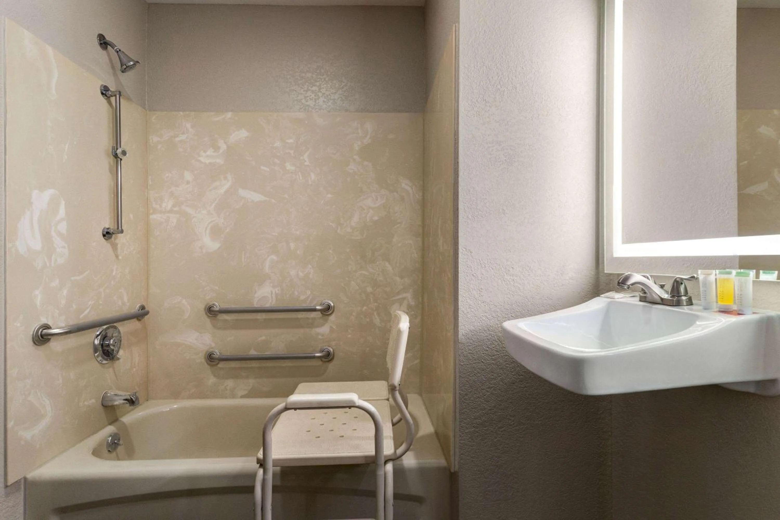 Shower in Days Inn by Wyndham Washington Court House