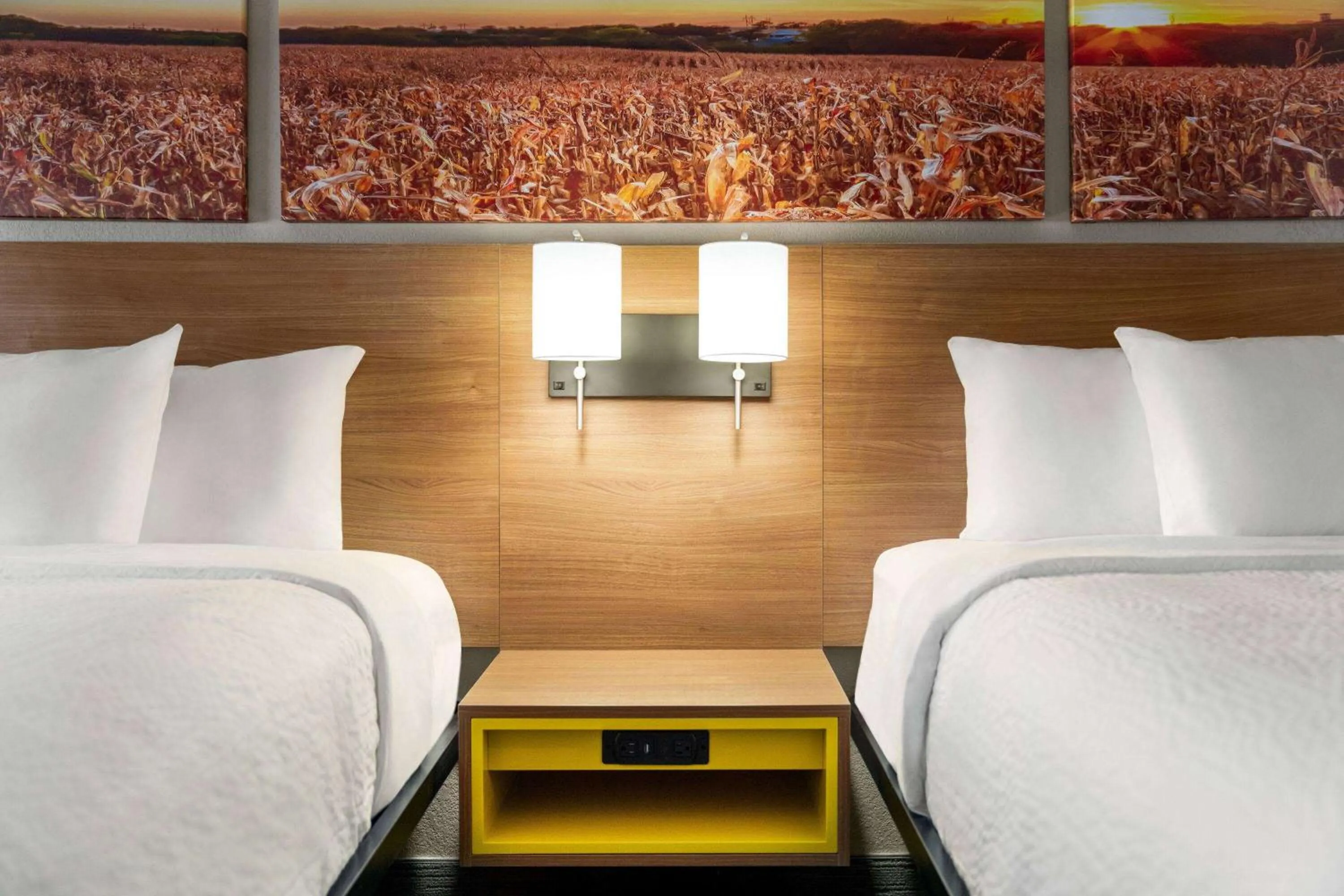 Photo of the whole room, Bed in Days Inn by Wyndham Washington Court House