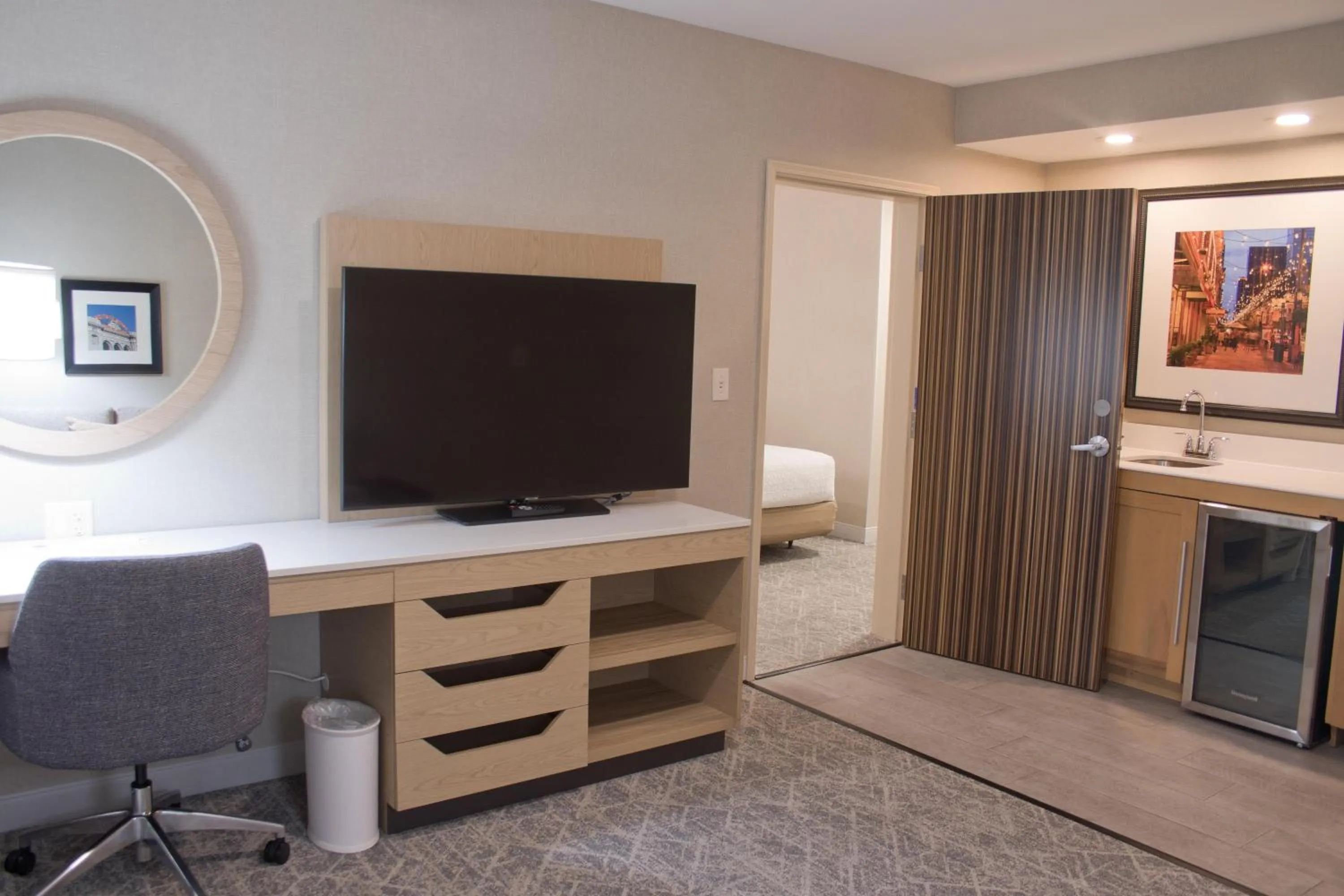 Bedroom in Hampton Inn & Suites Denver-Speer Boulevard