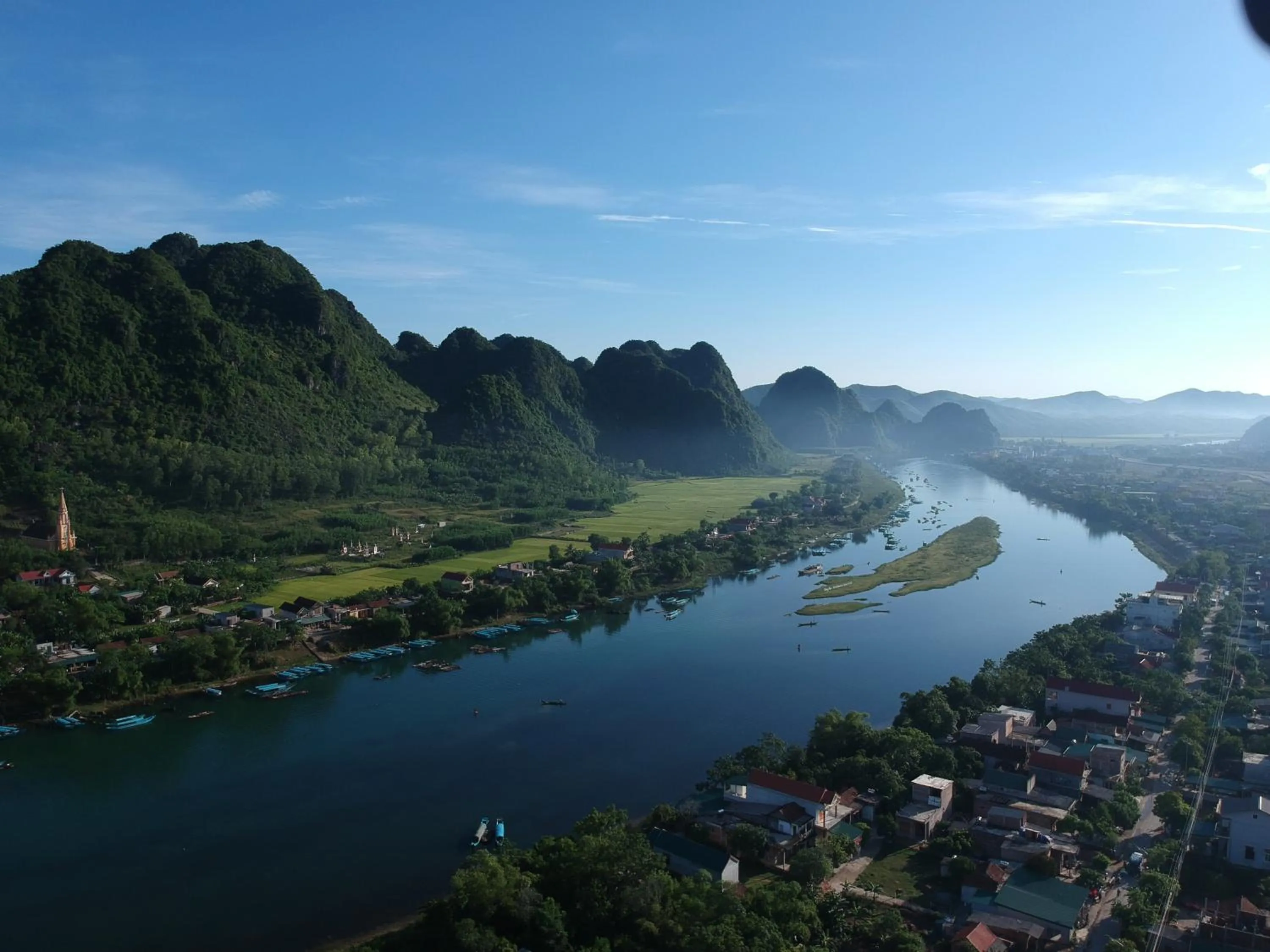 Spring in Tropical Valley Homestay - Villas