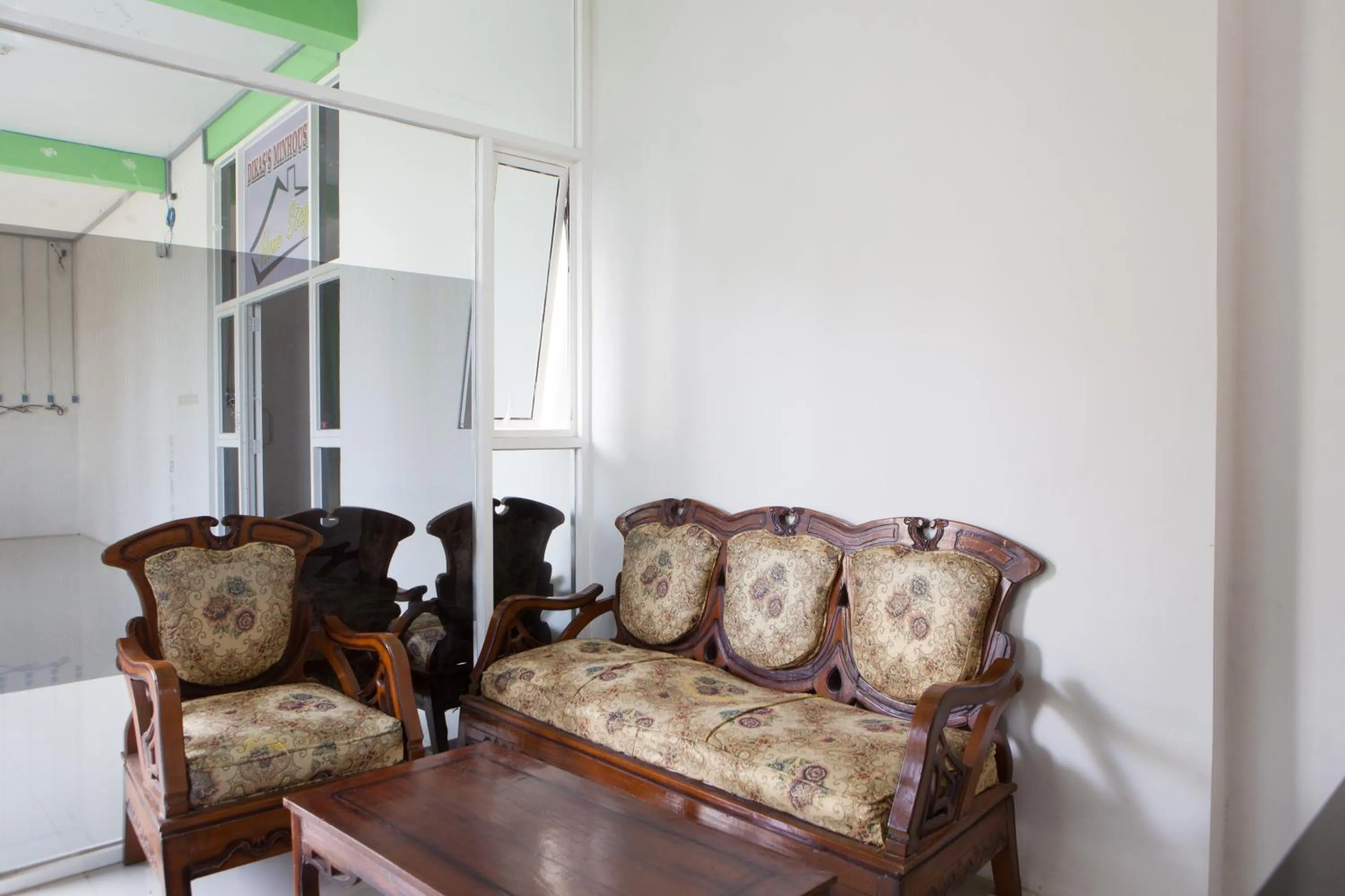 Area and facilities in RedDoorz near Banyuwangi Baru Station