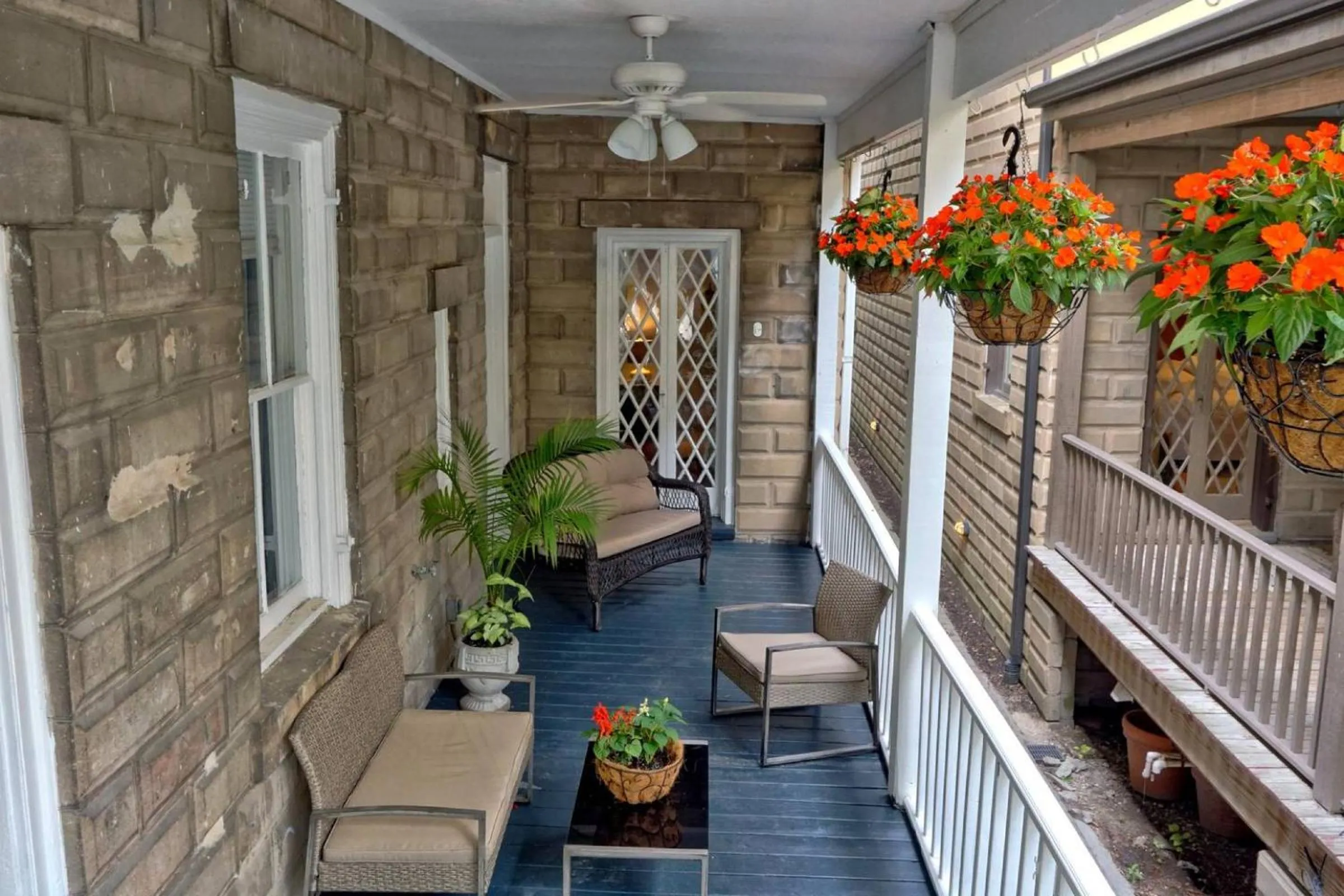 Patio in Beautiful 6 Bed, 5 Bath Historic Savannah Home