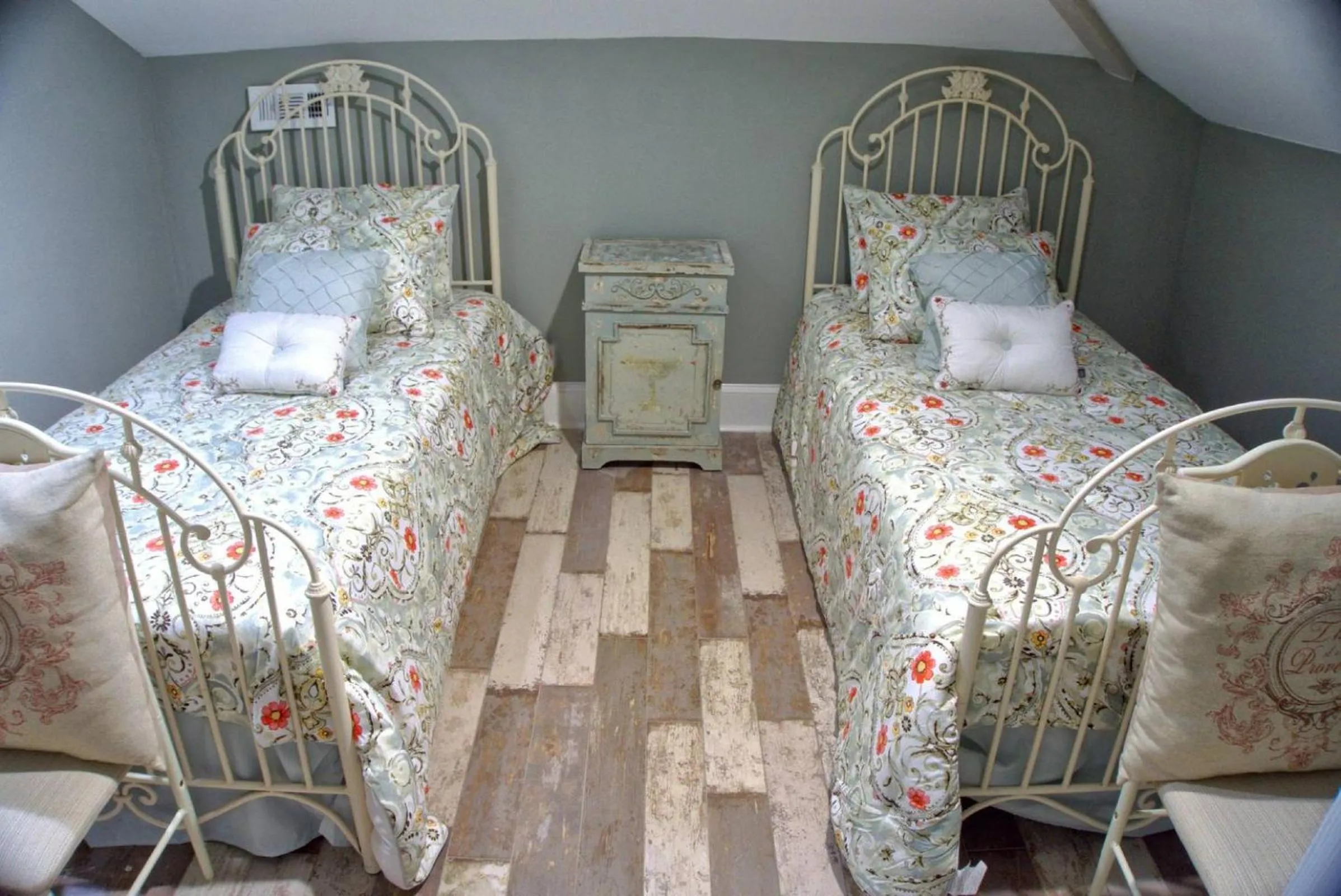 Bedroom, Bed in Beautiful 6 Bed, 5 Bath Historic Savannah Home