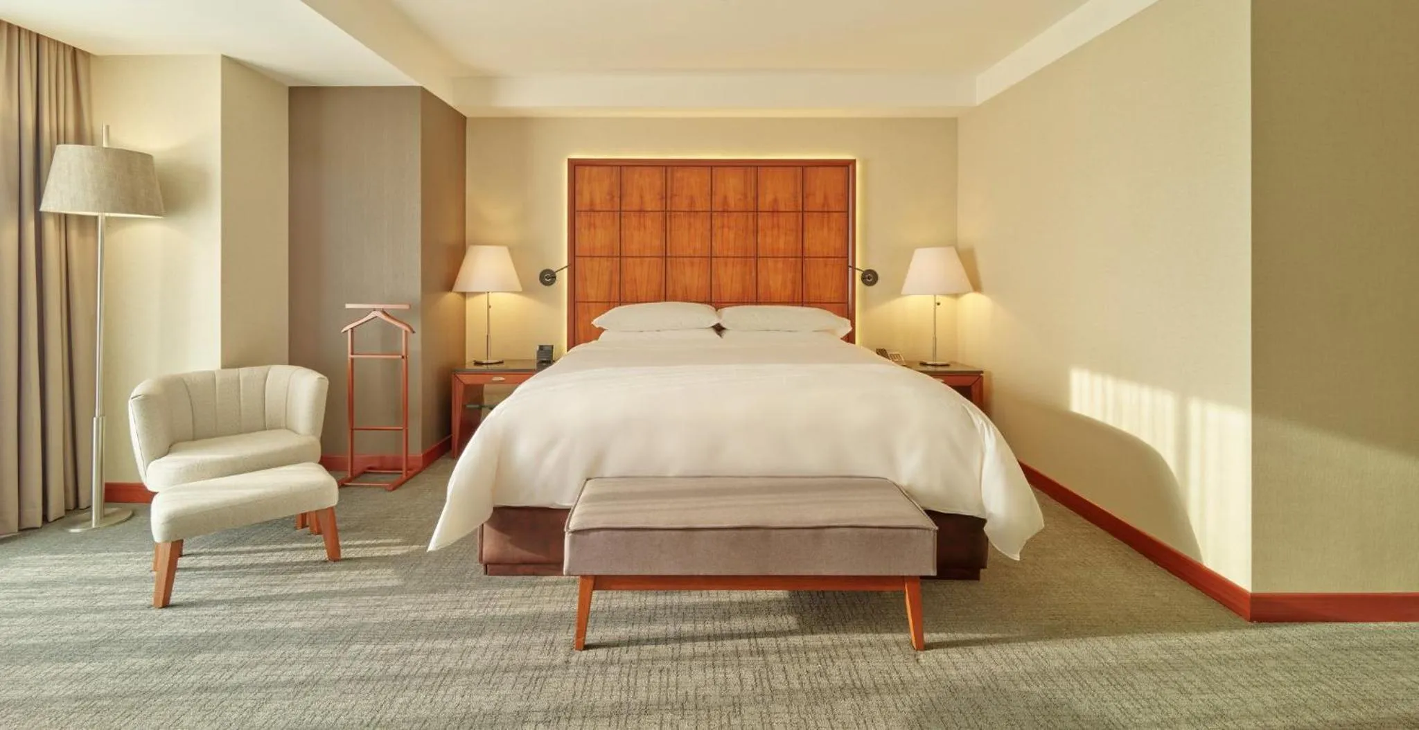 Photo of the whole room, Bed in Grand Fiesta Americana Chapultepec