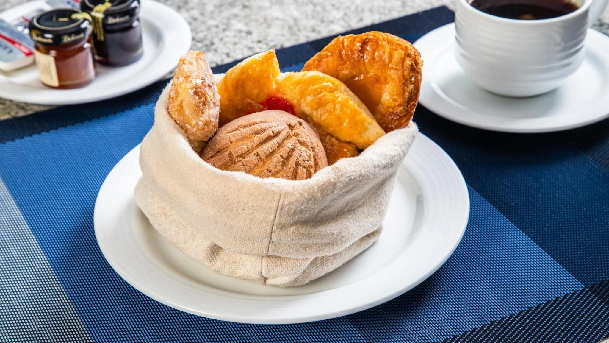 Restaurant/places to eat in Grand Fiesta Americana Chapultepec