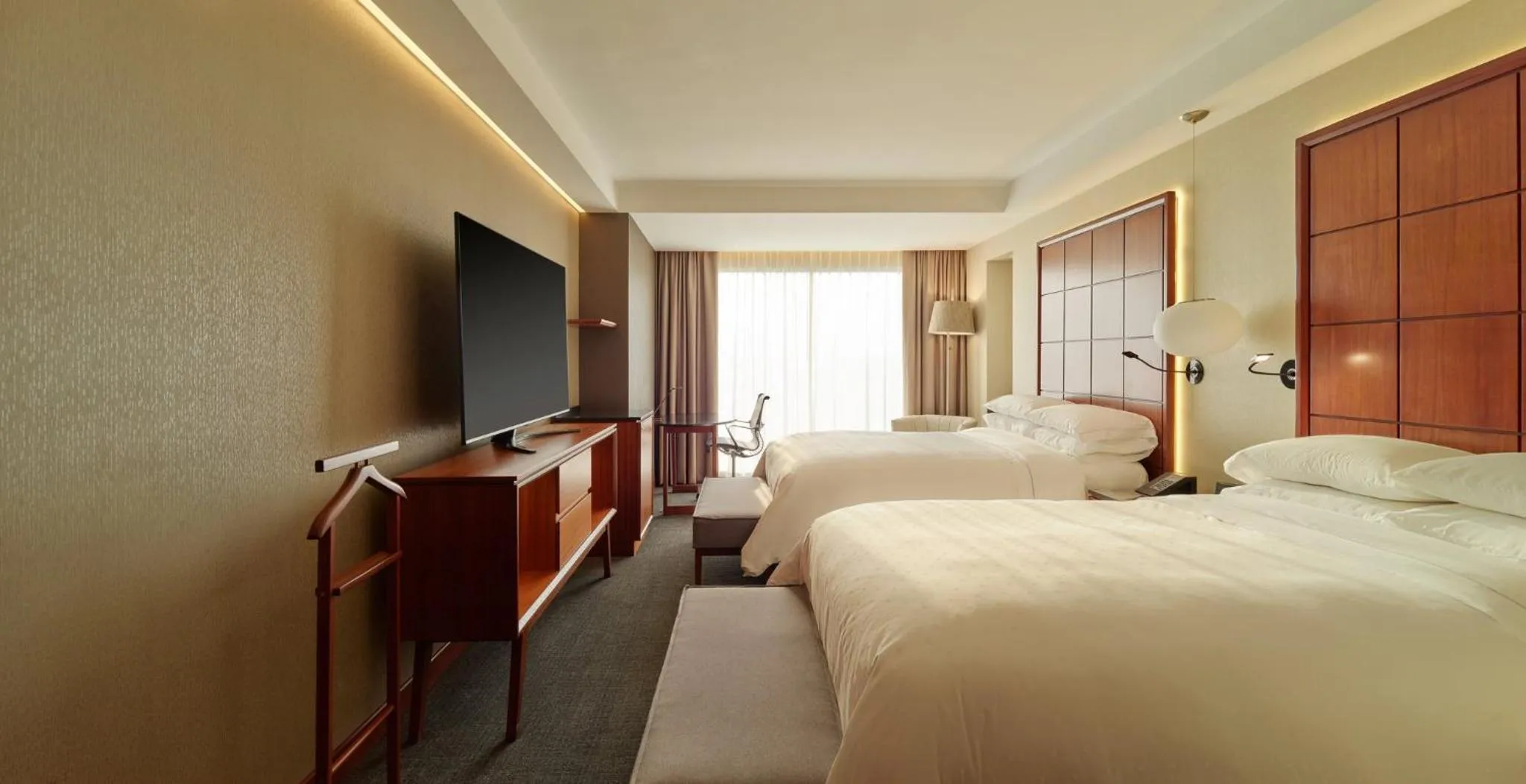 Photo of the whole room, Bed in Grand Fiesta Americana Chapultepec