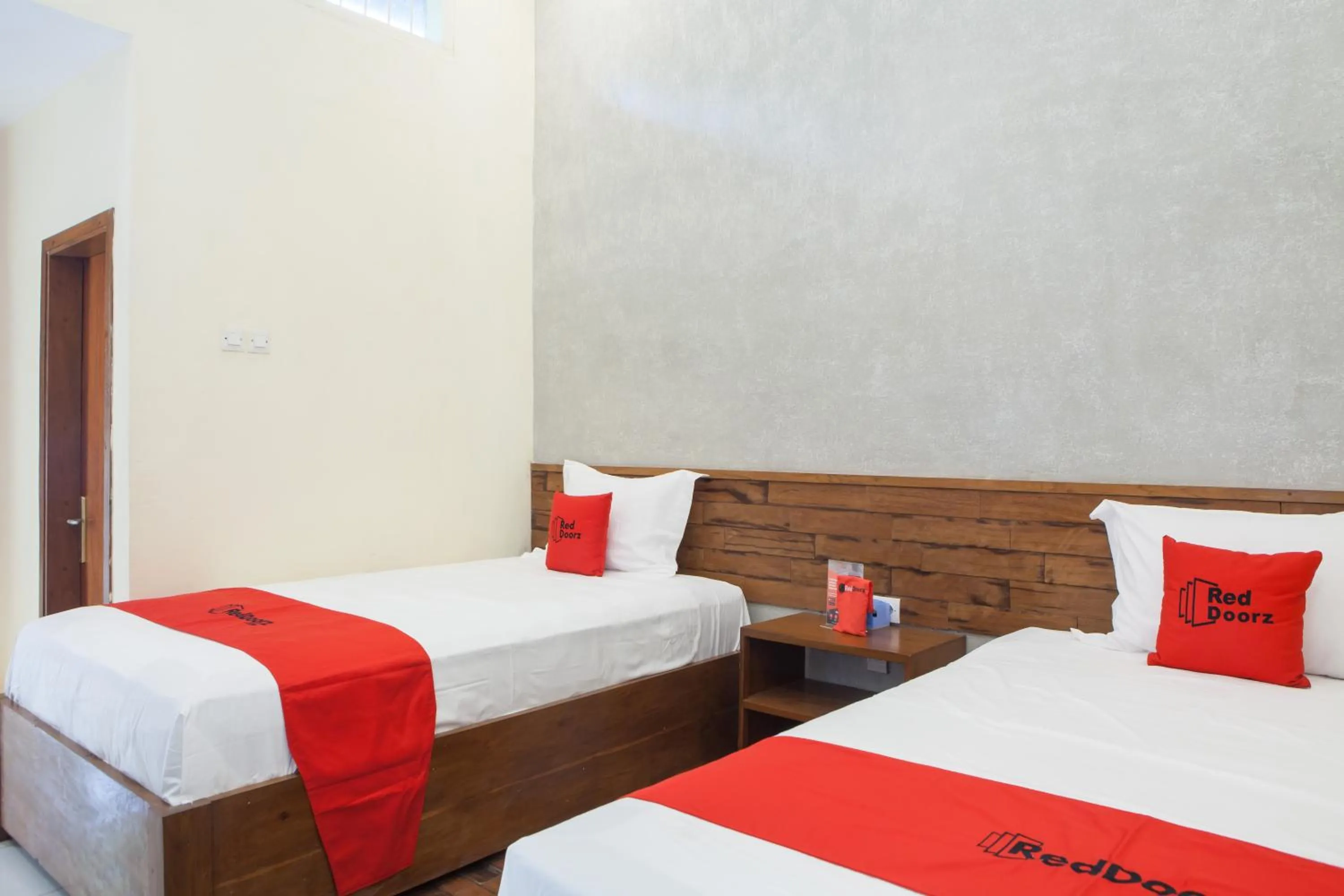 Bedroom, Bed in RedDoorz near Baluran National Park