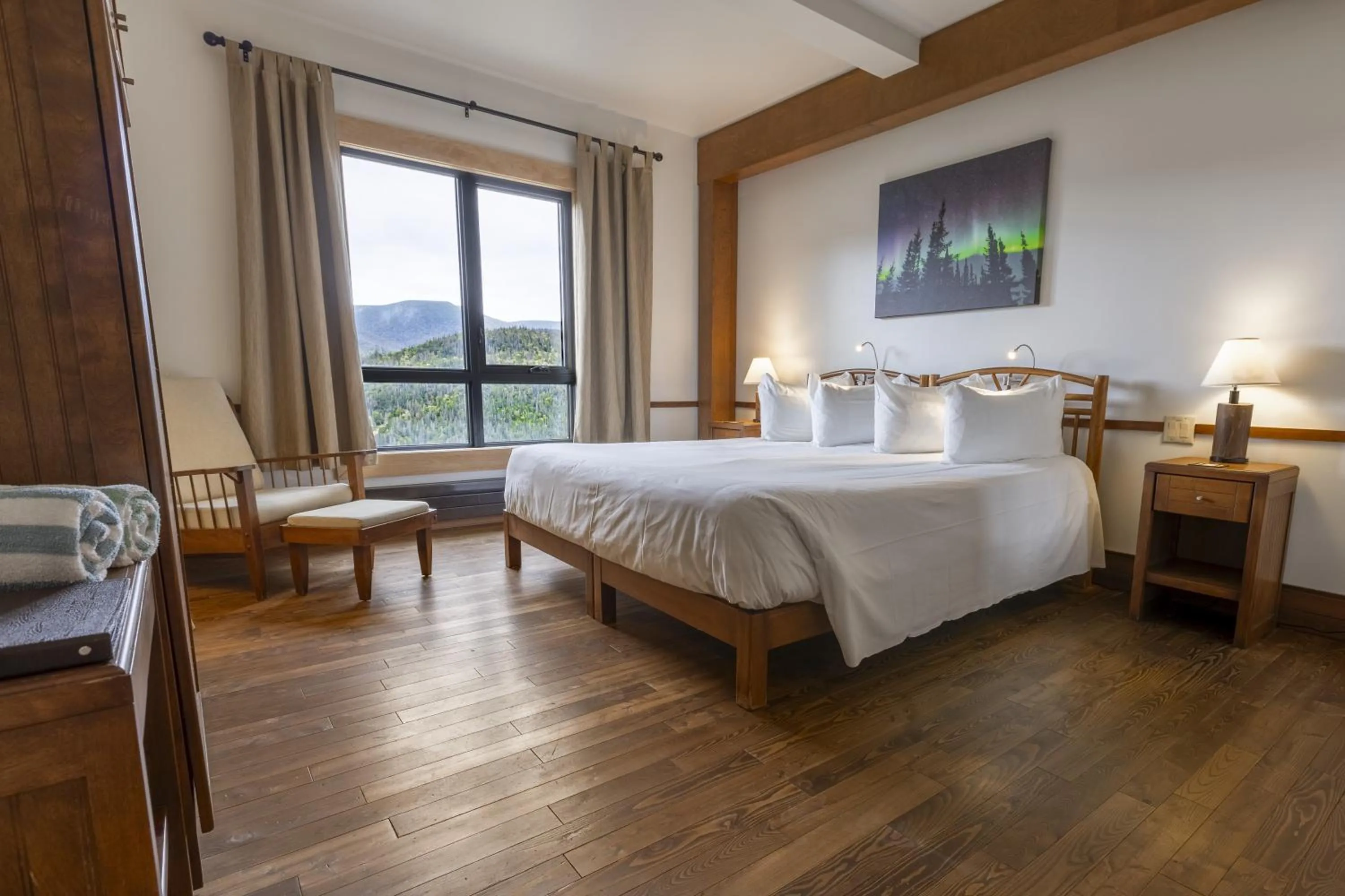 Bedroom, Bed in Auberge de Montagne des Chic-Chocs Mountain Lodge - Sepaq