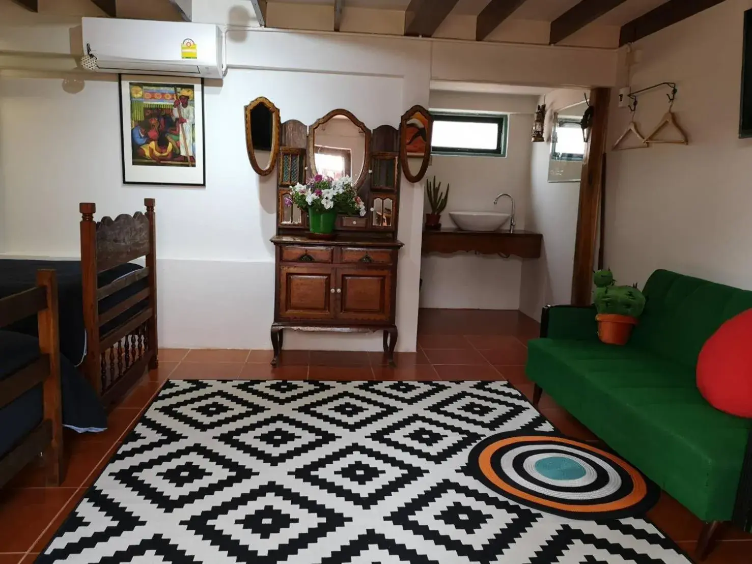 Classic Triple Room in Pimthong Place Classic Triple Room in Pimthong Place