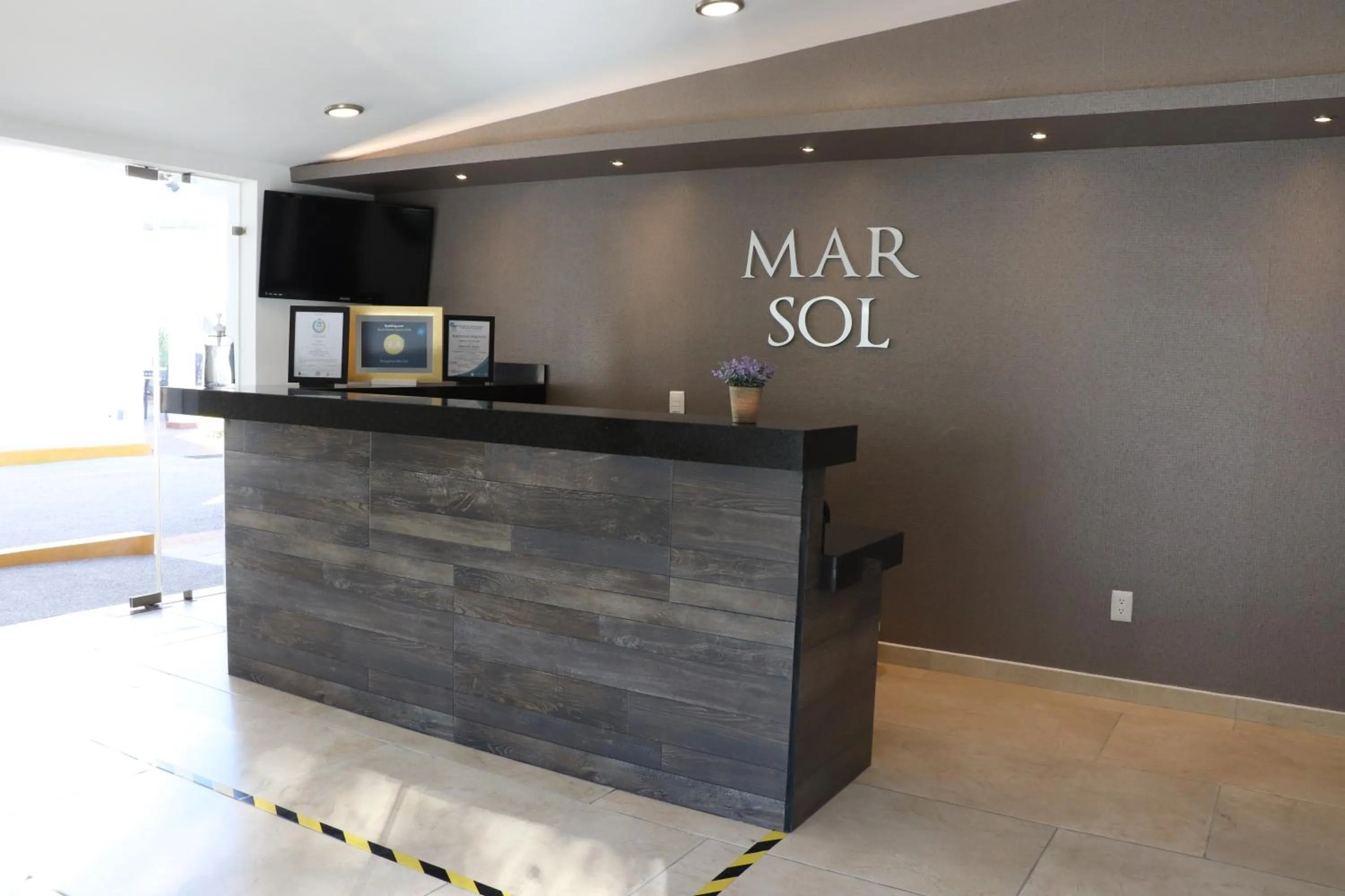 Lobby or reception in Mar Sol Bungalows & Hotel