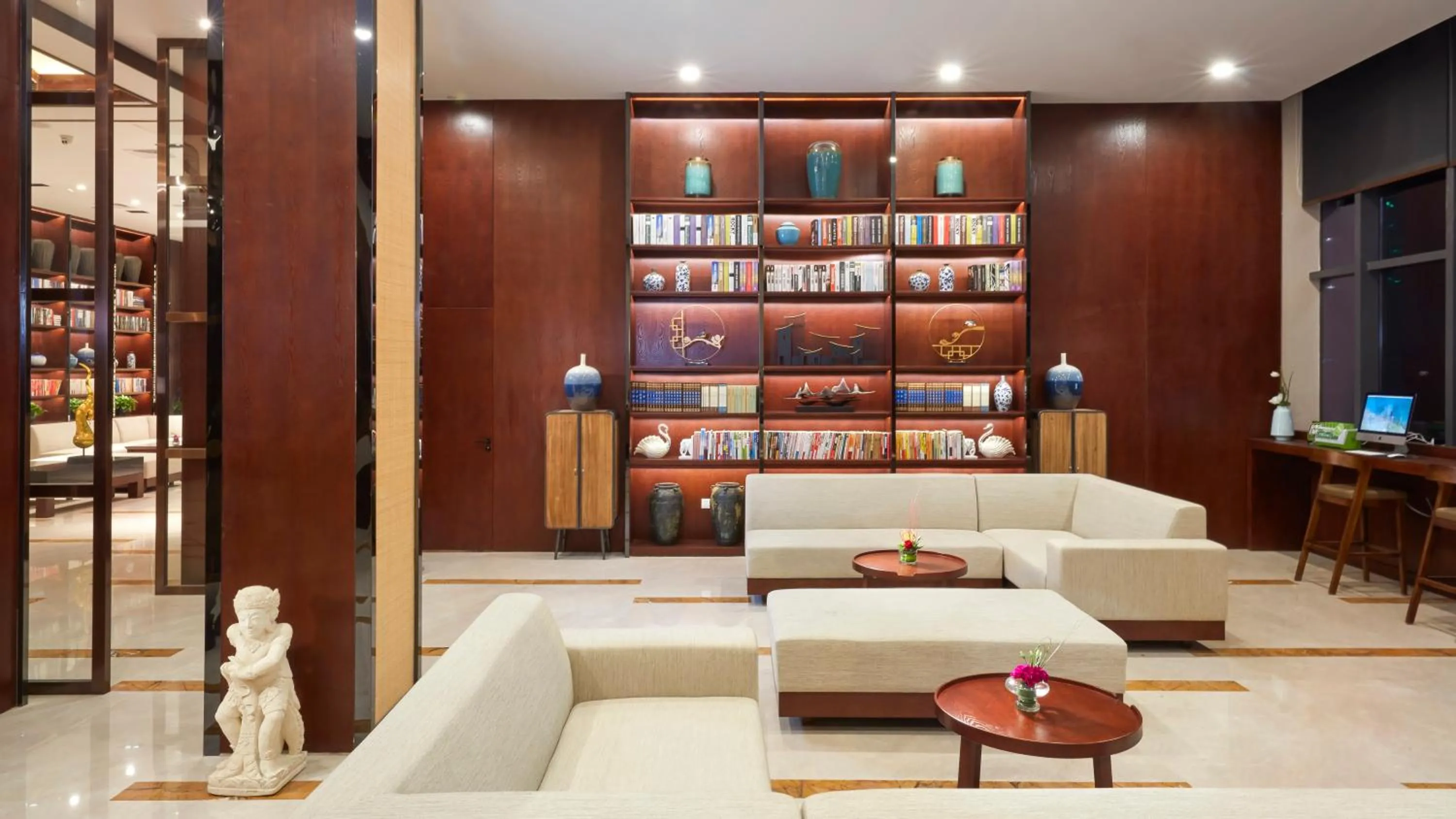 Living room in SSAW Boutique Hotel Ningbo CBD - Family Friendly & Business Travel