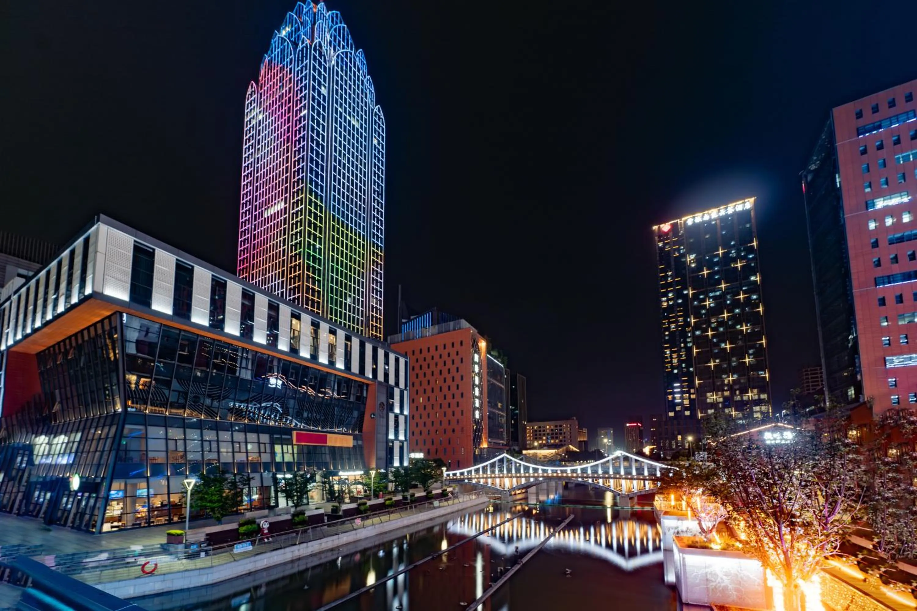 Evening entertainment in SSAW Boutique Hotel Ningbo CBD - Family Friendly & Business Travel