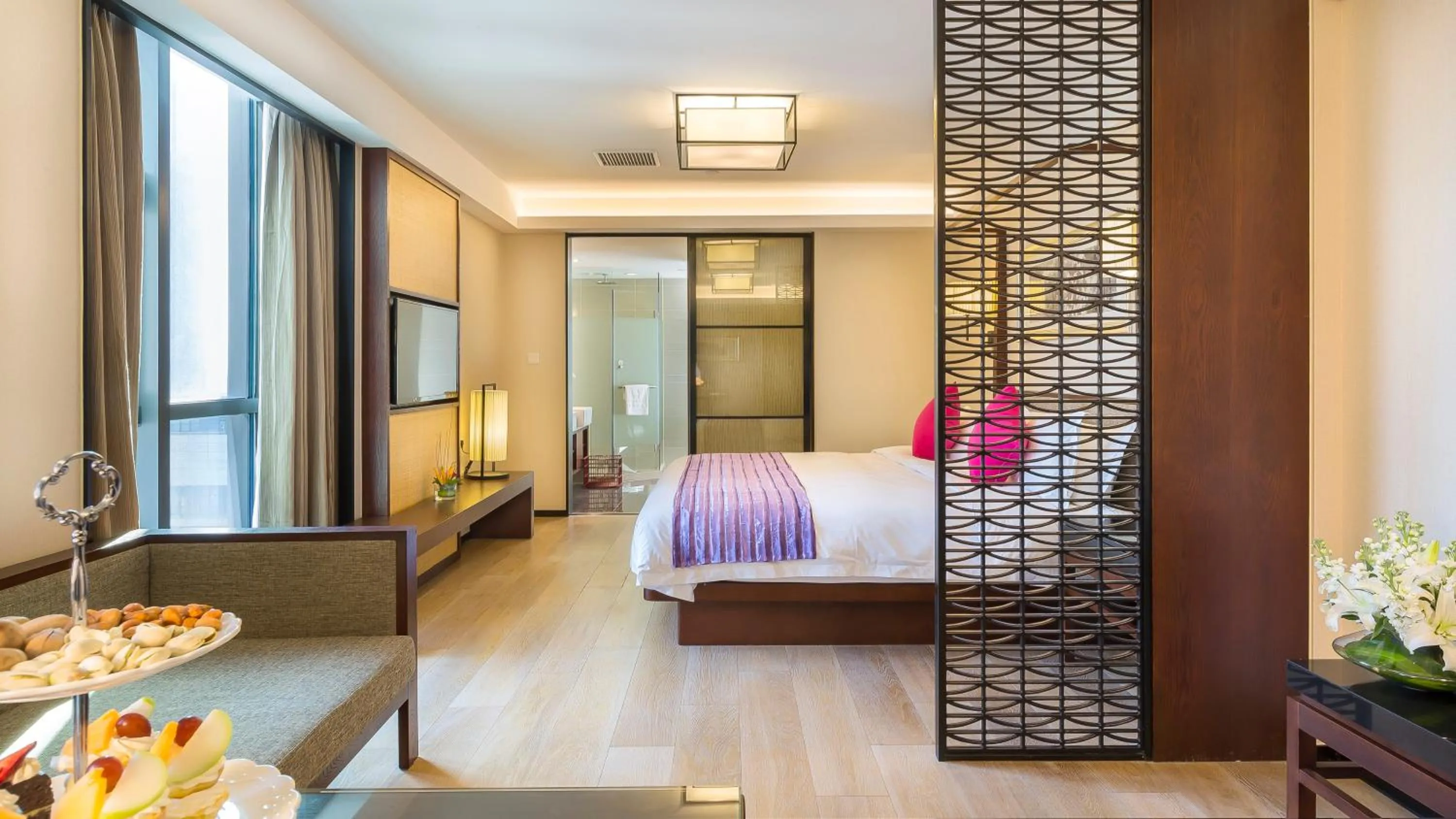 Photo of the whole room, Bed in SSAW Boutique Hotel Ningbo CBD - Family Friendly & Business Travel