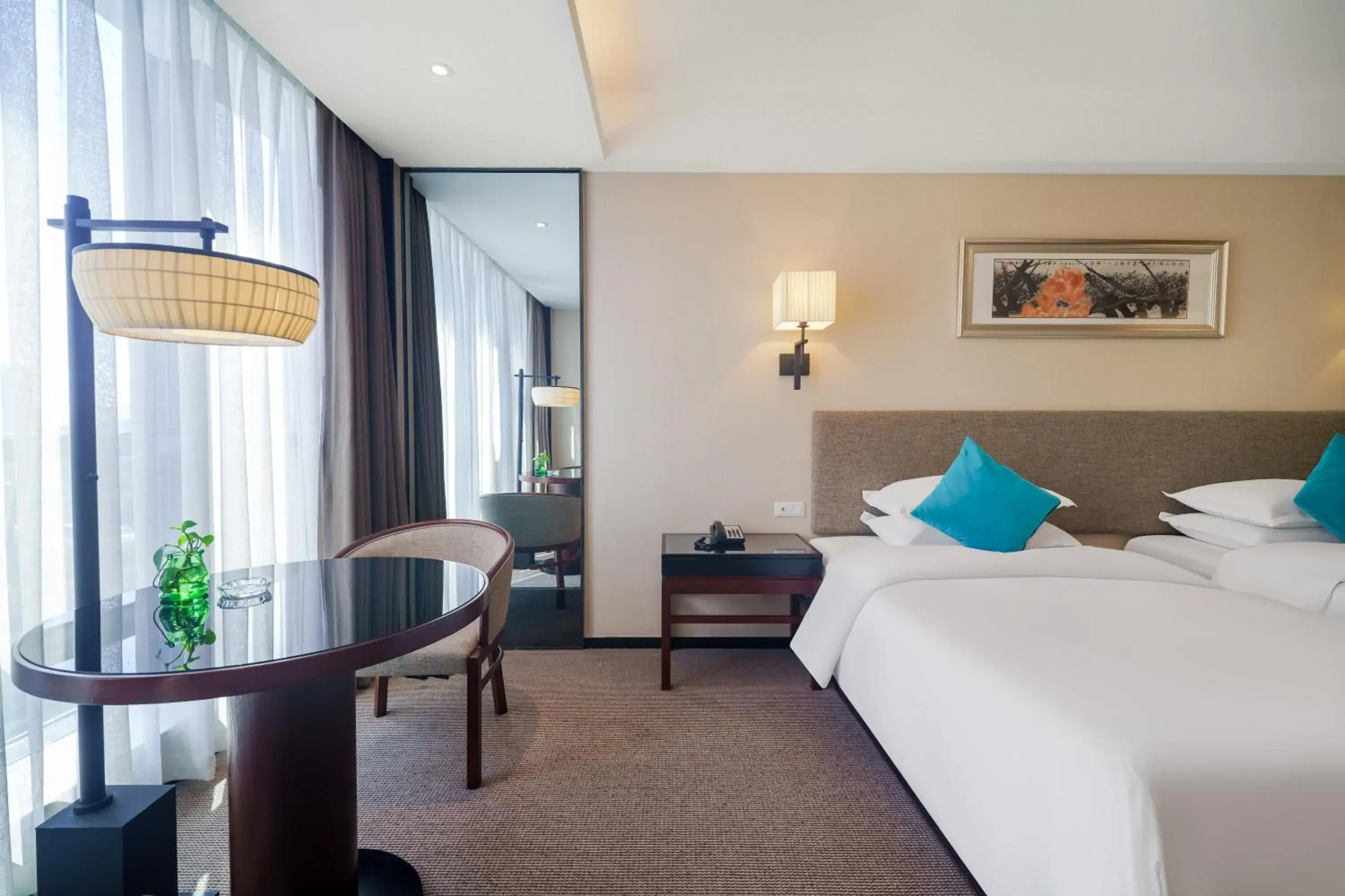 Deluxe Twin Room in SSAW Boutique Hotel Ningbo CBD - Family Friendly & Business Travel Deluxe Twin Room in SSAW Boutique Hotel Ningbo CBD - Family Friendly & Business Travel