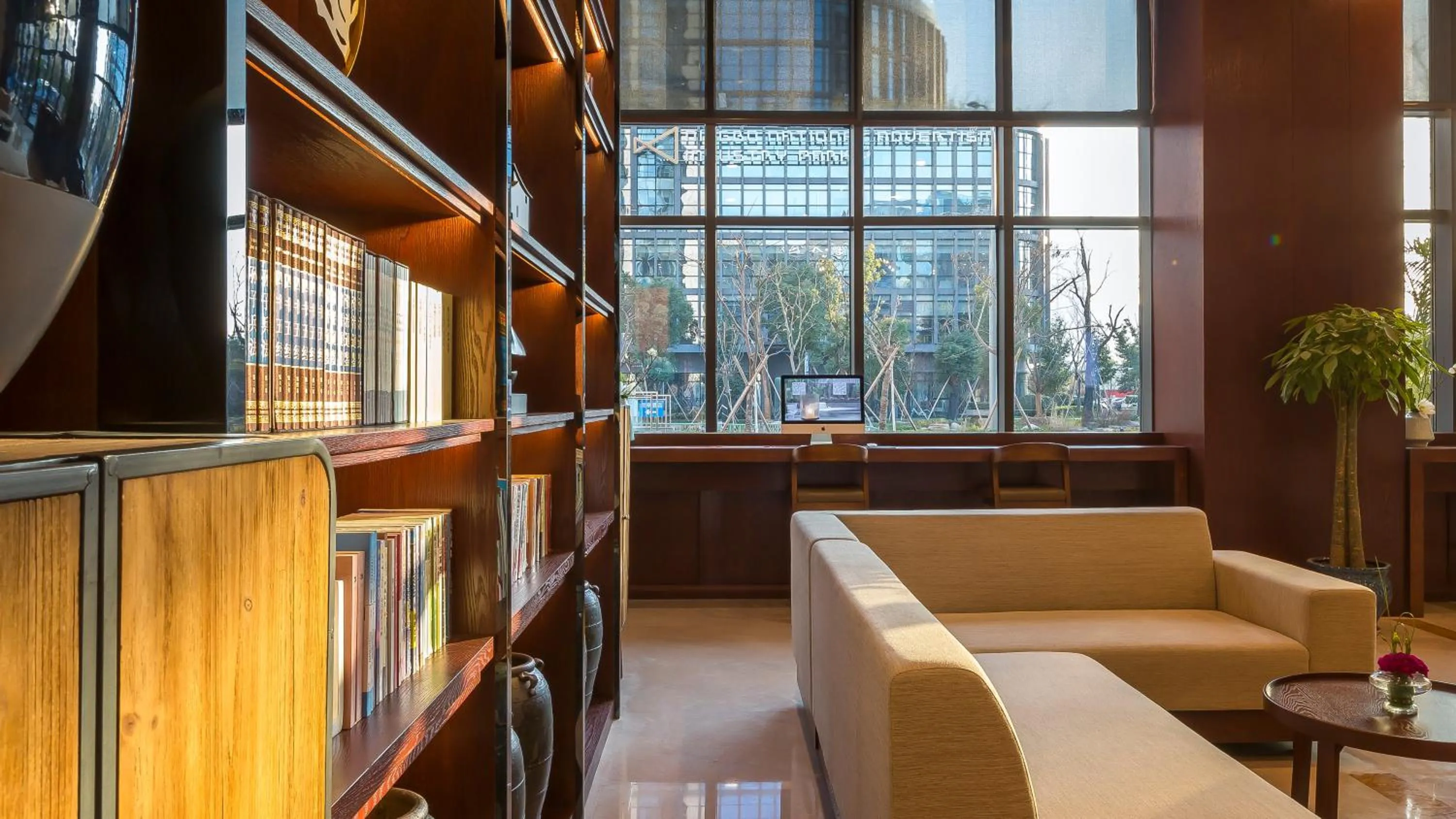 Communal lounge/ TV room in SSAW Boutique Hotel Ningbo CBD - Family Friendly & Business Travel