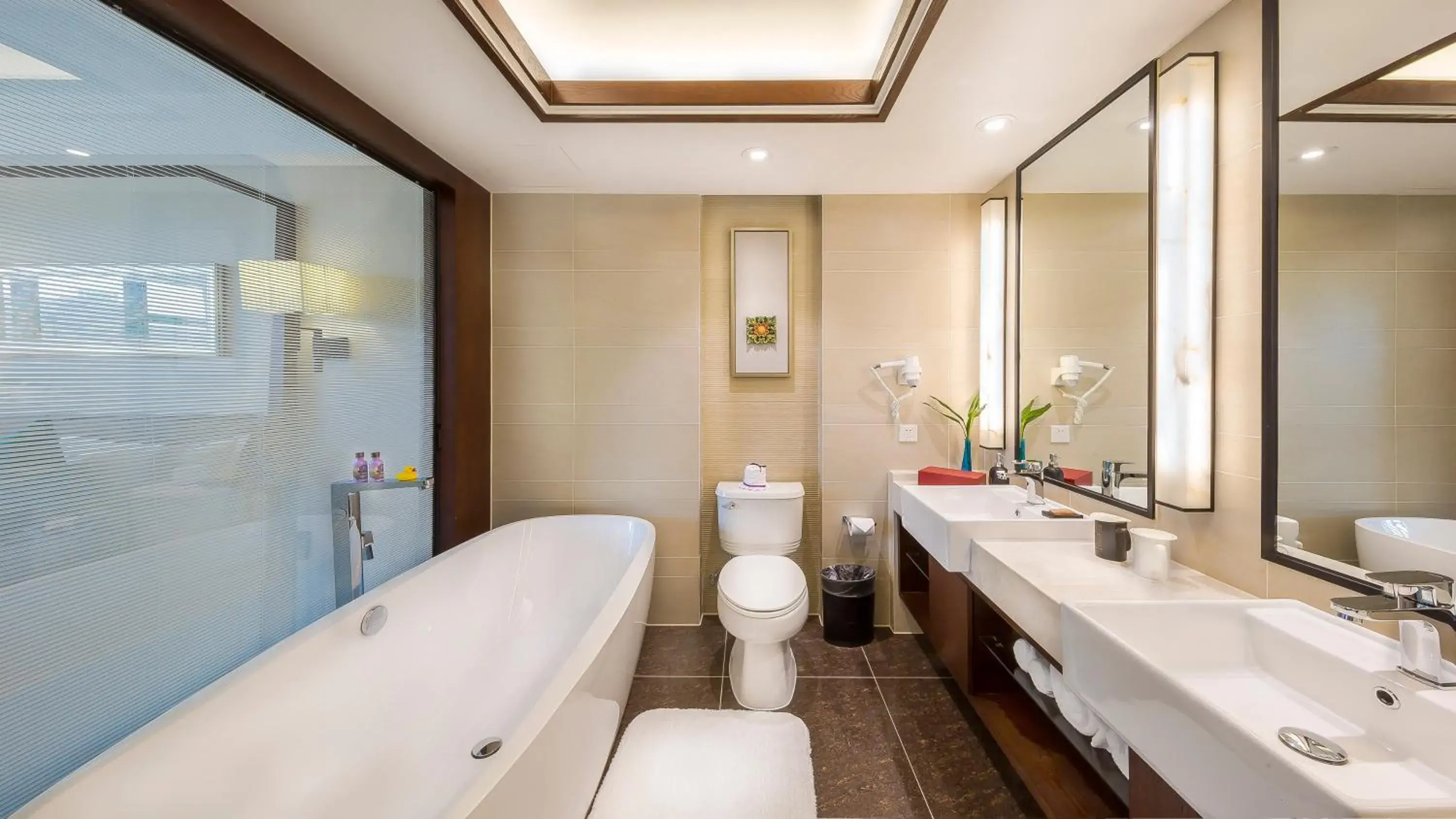 Deluxe Room in SSAW Boutique Hotel Ningbo CBD - Family Friendly & Business Travel Deluxe Room in SSAW Boutique Hotel Ningbo CBD - Family Friendly & Business Travel