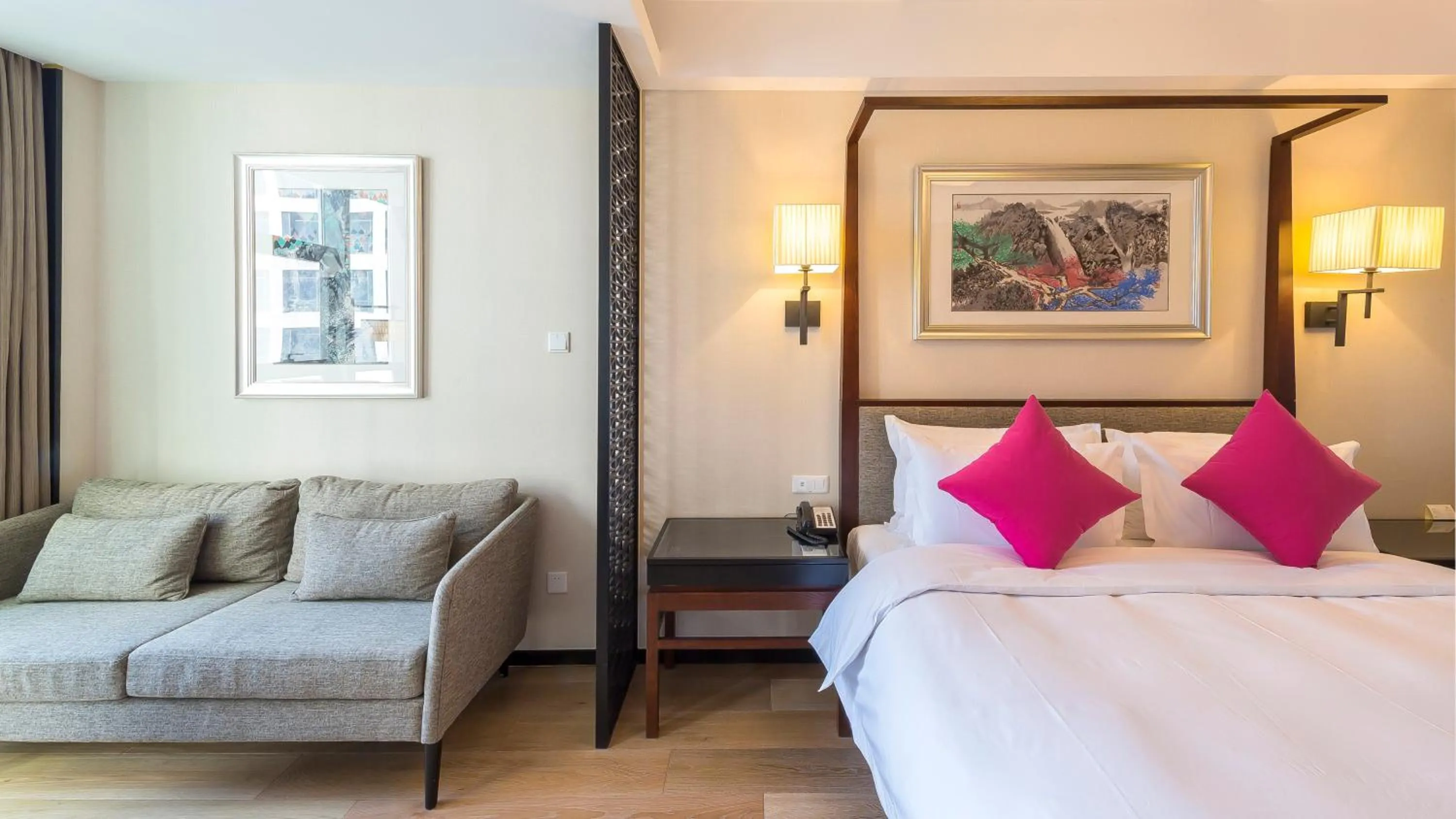 Bed in SSAW Boutique Hotel Ningbo CBD - Family Friendly & Business Travel