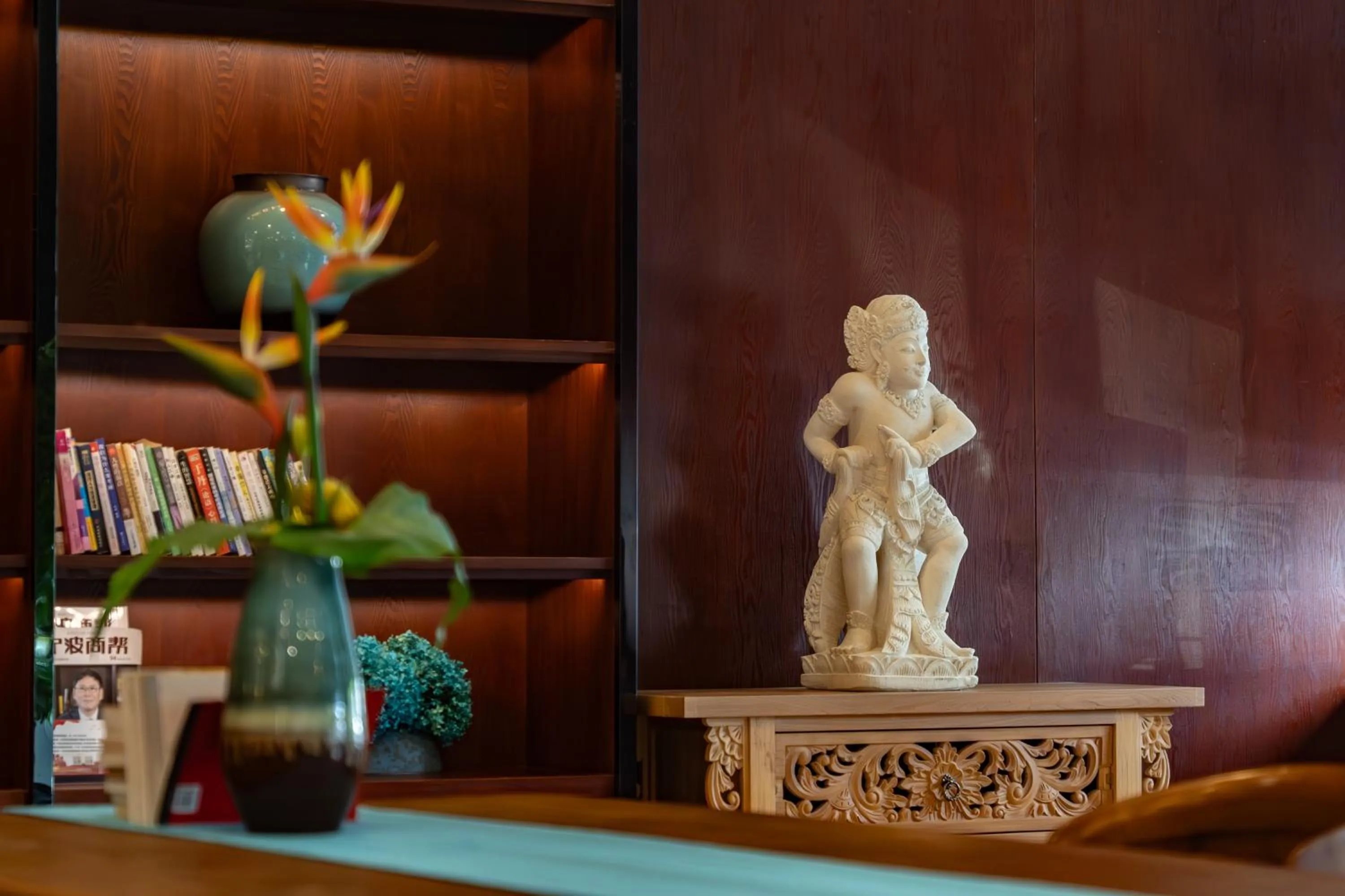 Library in SSAW Boutique Hotel Ningbo CBD - Family Friendly & Business Travel