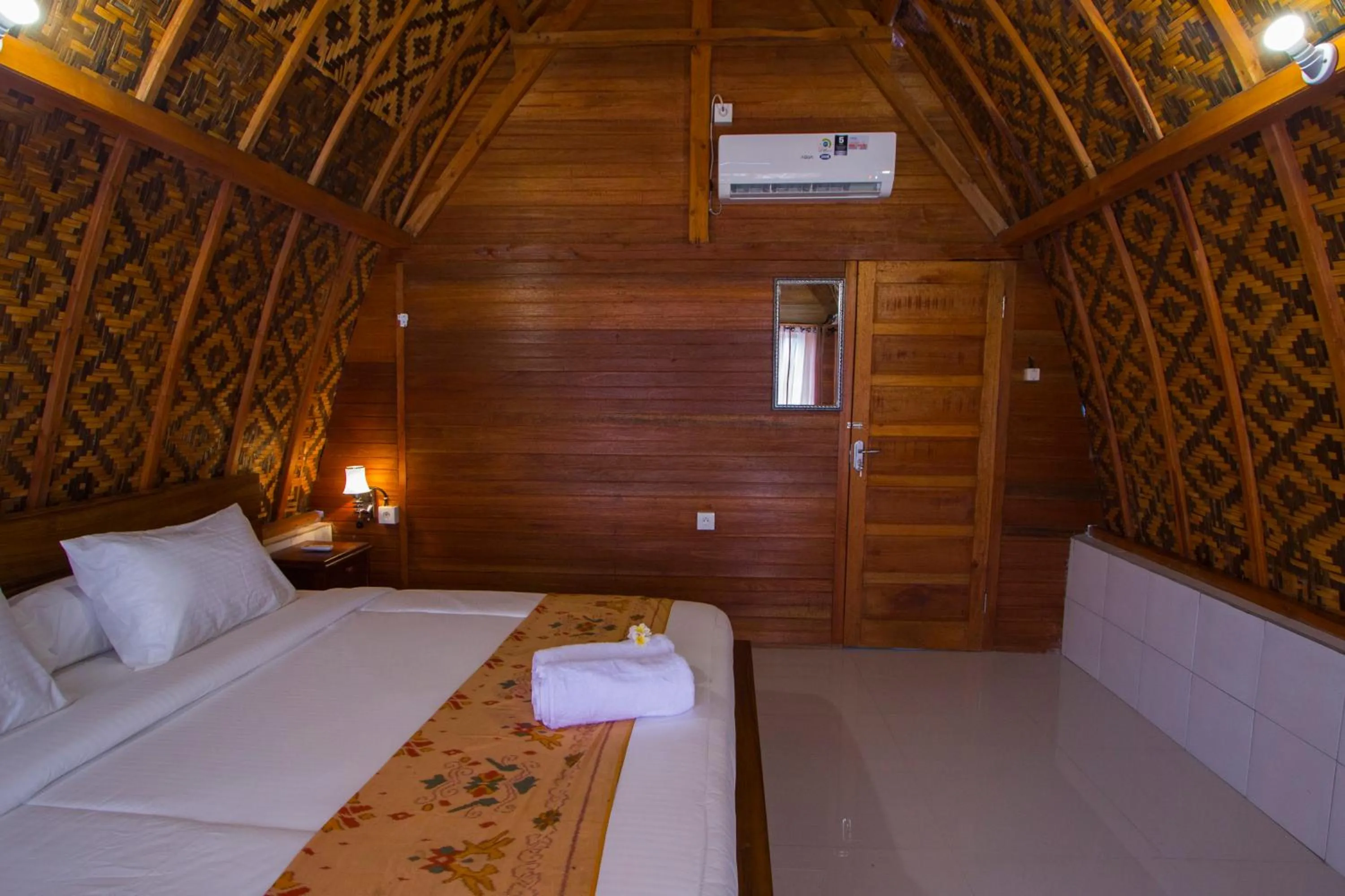 Bed in Penida Krusty Hill by ecommerceloka