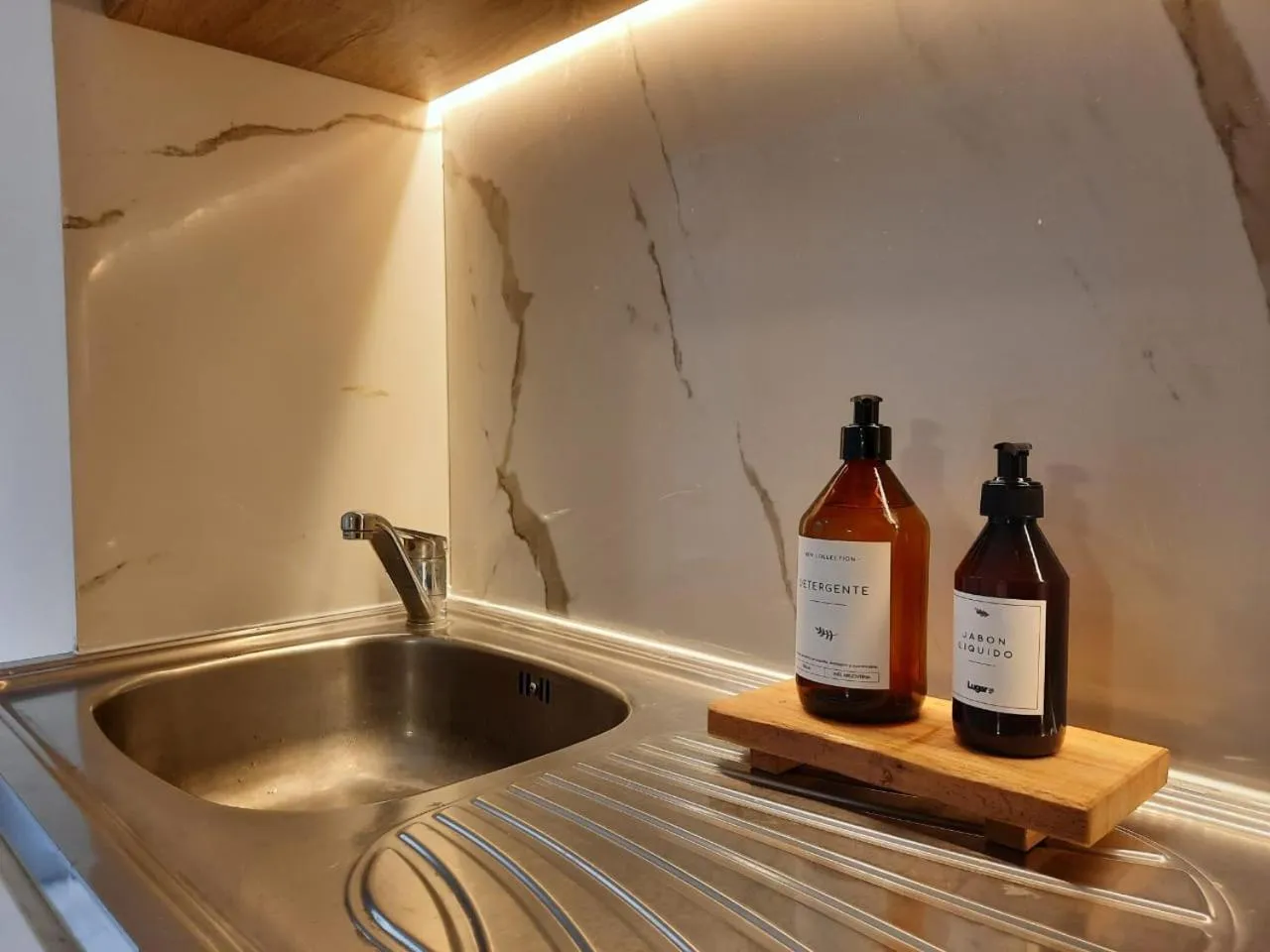 kitchen in Departamentos Lugar