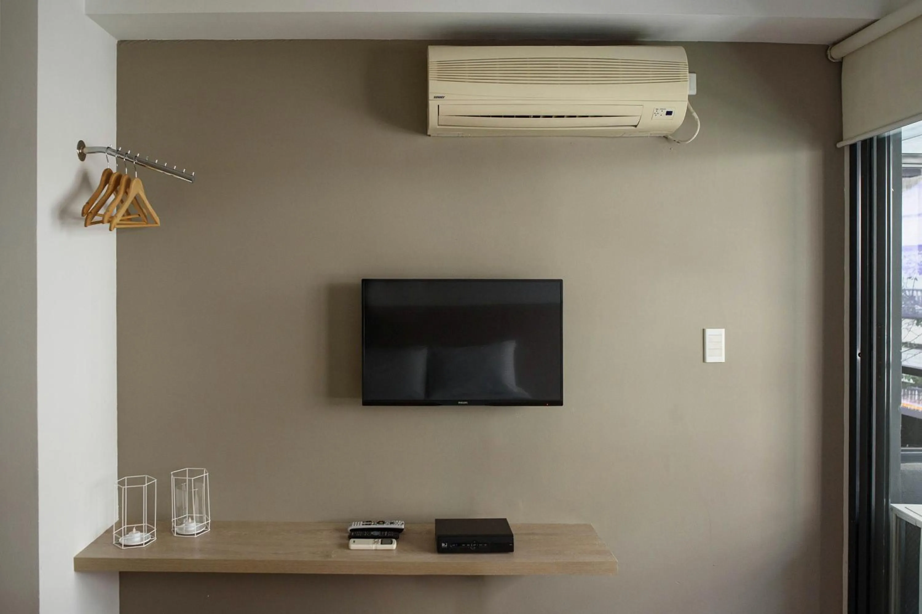 TV and multimedia in Departamentos Lugar