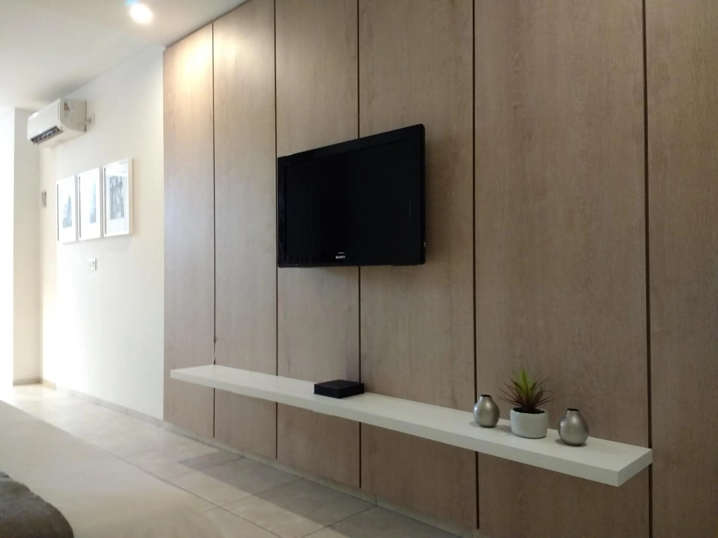 TV and multimedia in Departamentos Lugar