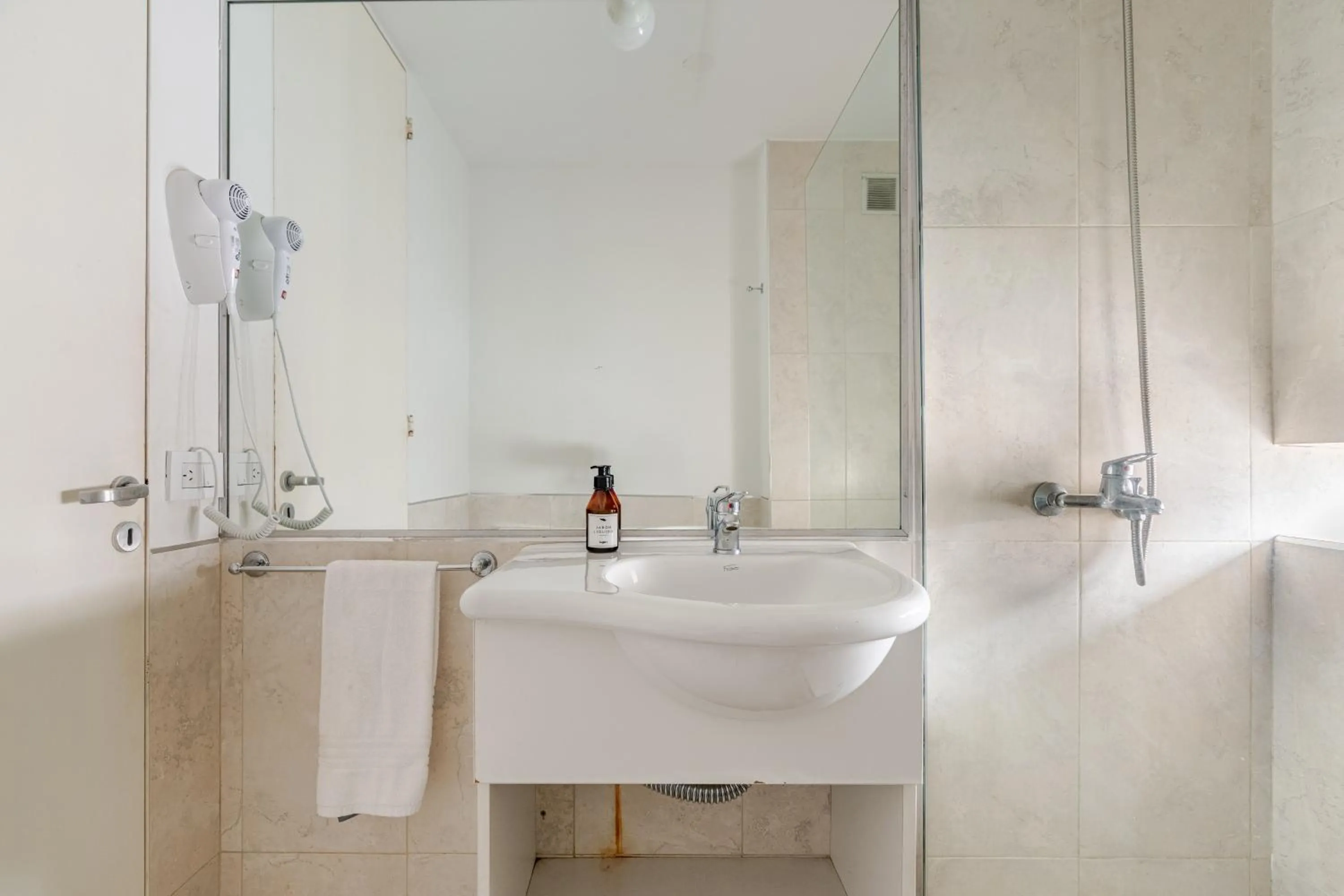 Bathroom in Departamentos Lugar