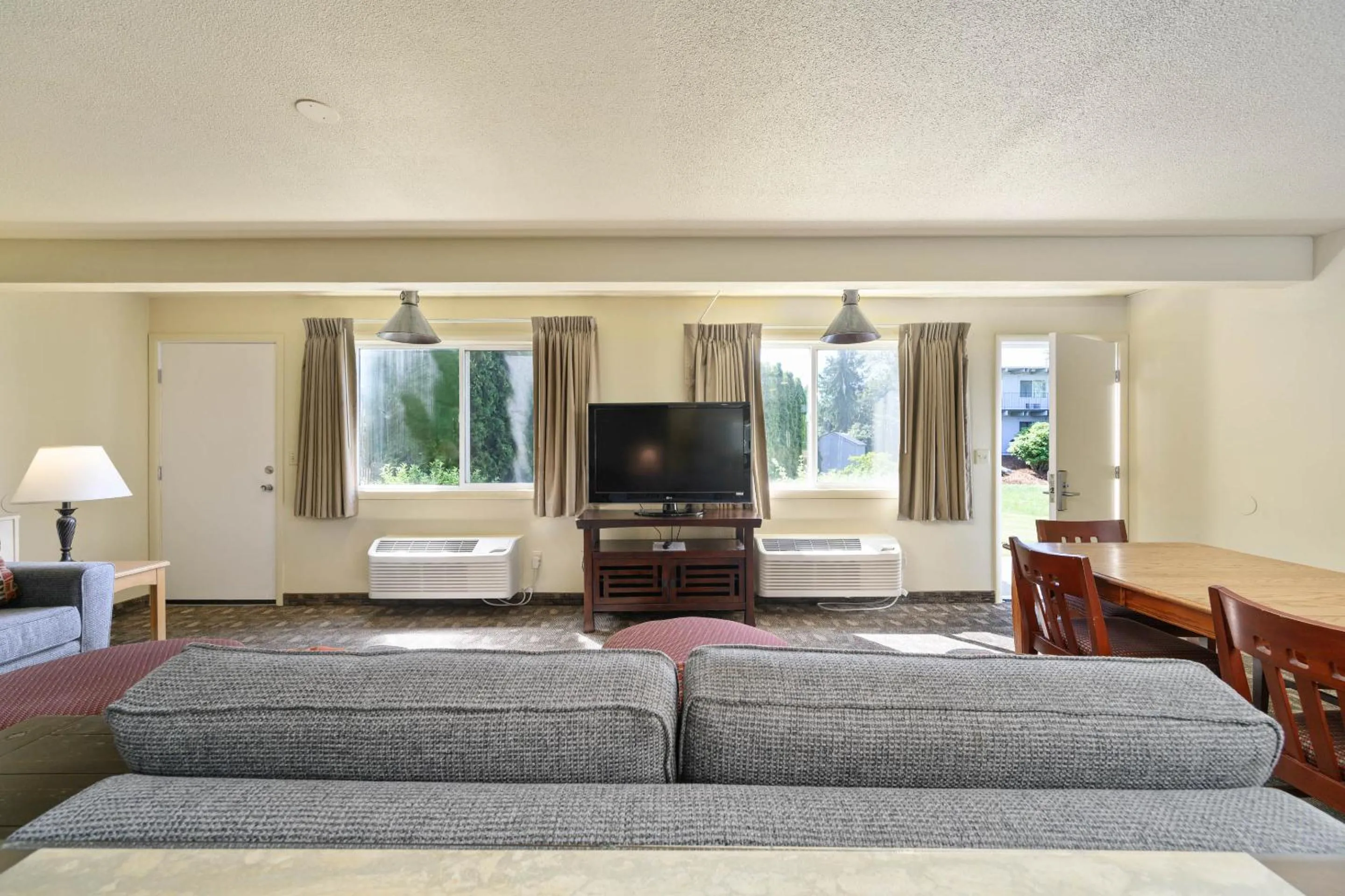 Communal lounge/ TV room in Cocusa Motel