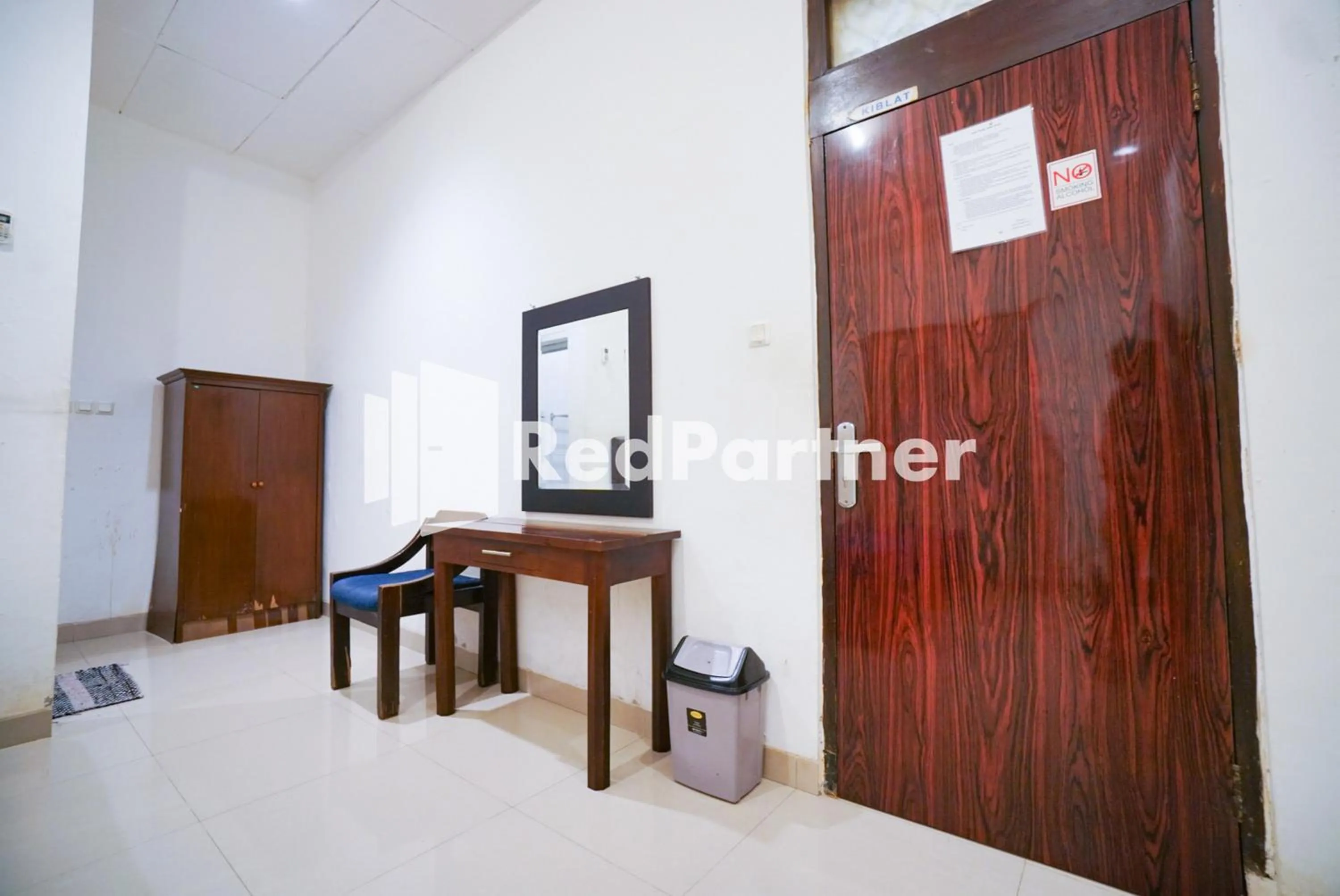 Bedroom in Hotel Borobudur Kemayoran Syariah Mitra RedDoorz