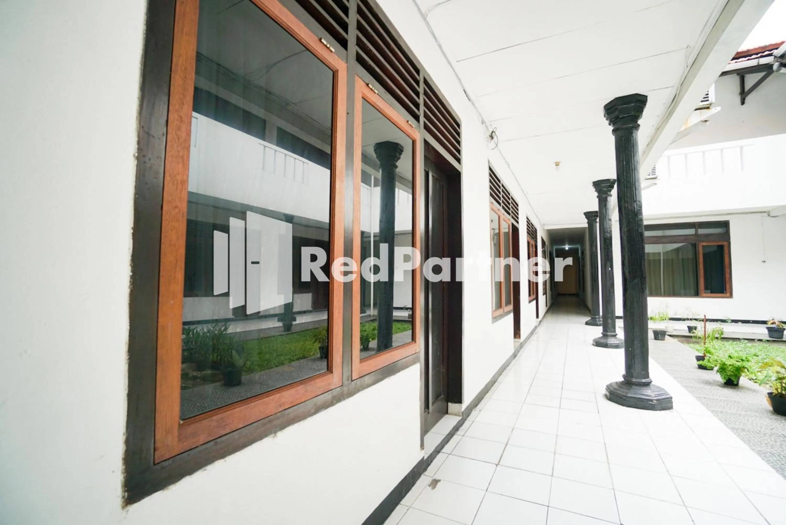 Property building in Hotel Borobudur Kemayoran Syariah Mitra RedDoorz