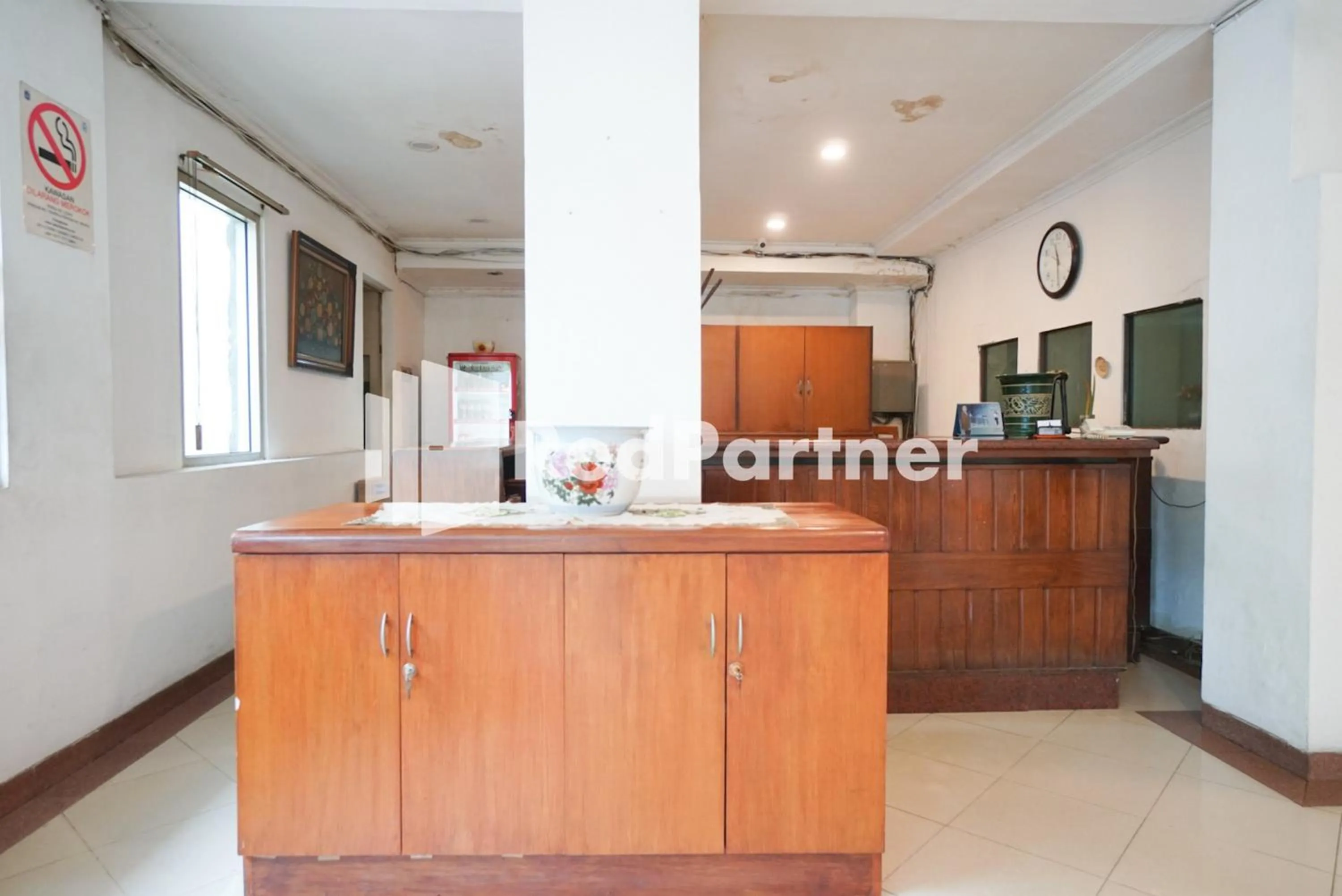 Lobby or reception in Hotel Borobudur Kemayoran Syariah Mitra RedDoorz