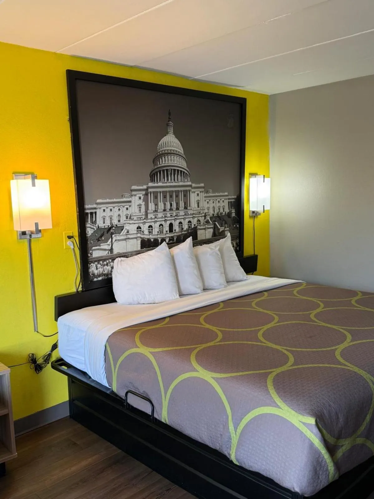 Bed in Super 8 by Wyndham Manassas