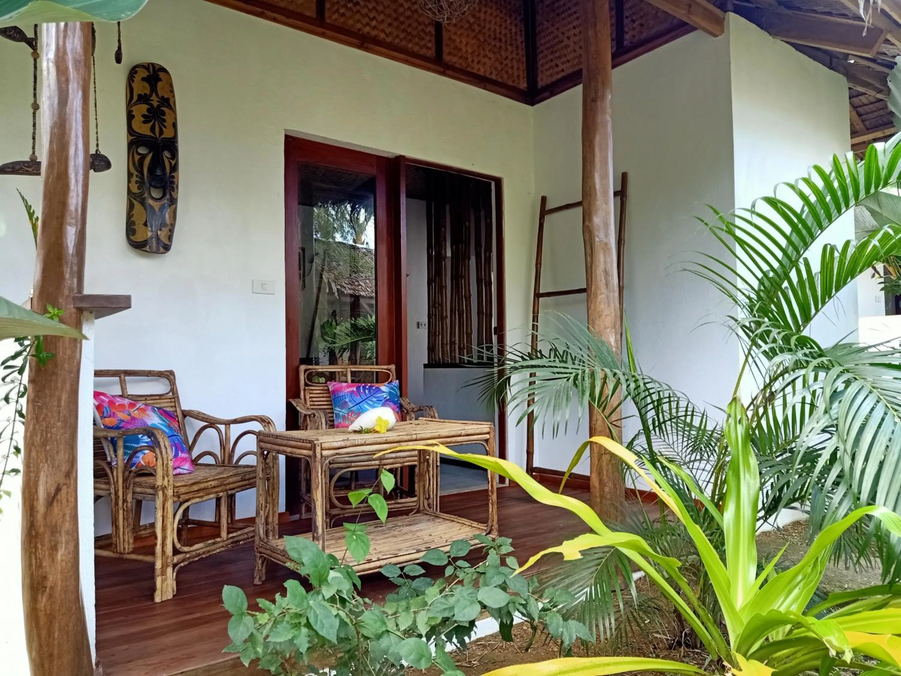 Facade/entrance in Valerie Lodge