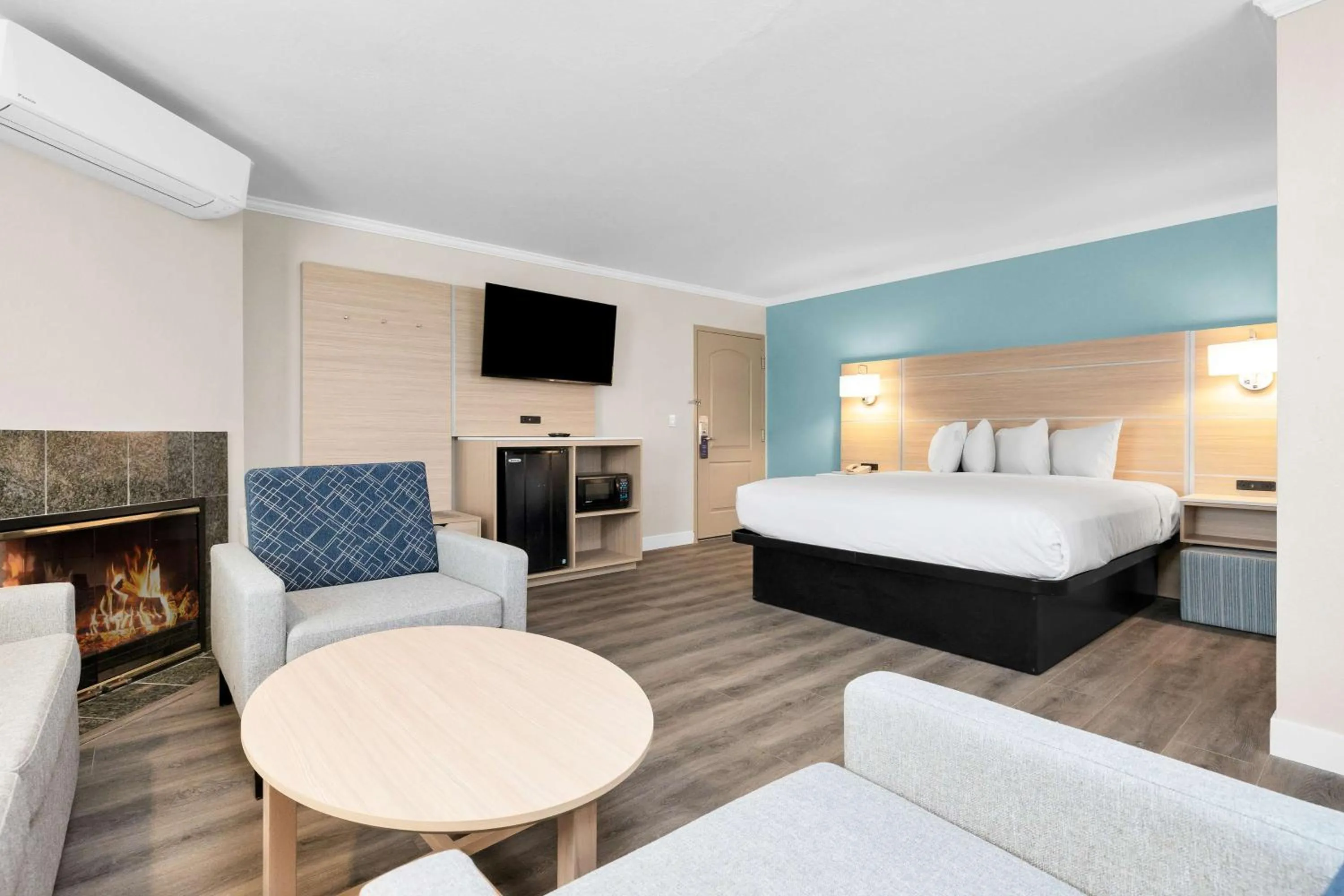 Bedroom, Bed in SureStay by Best Western San Francisco Marina District