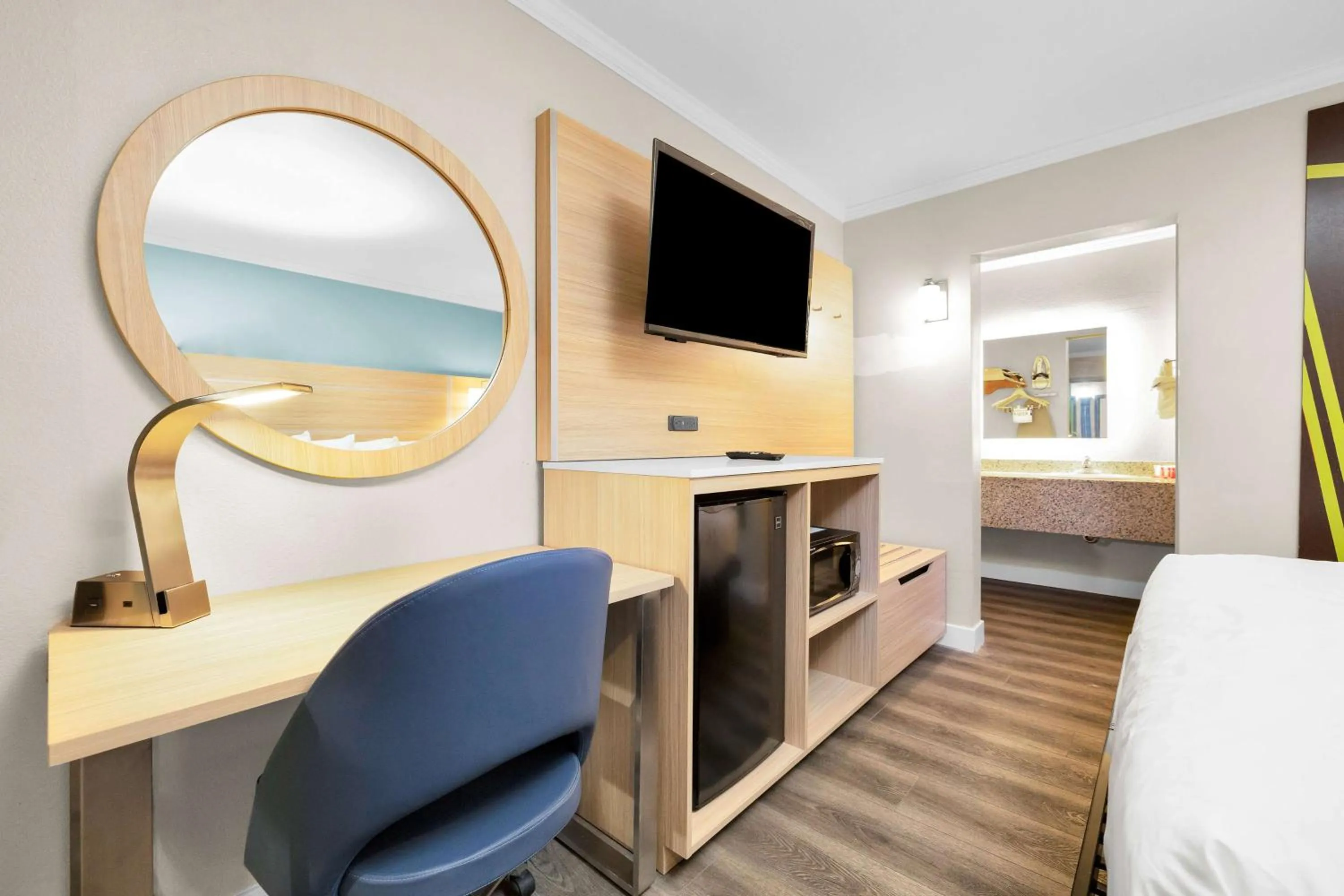 Bed in SureStay by Best Western San Francisco Marina District