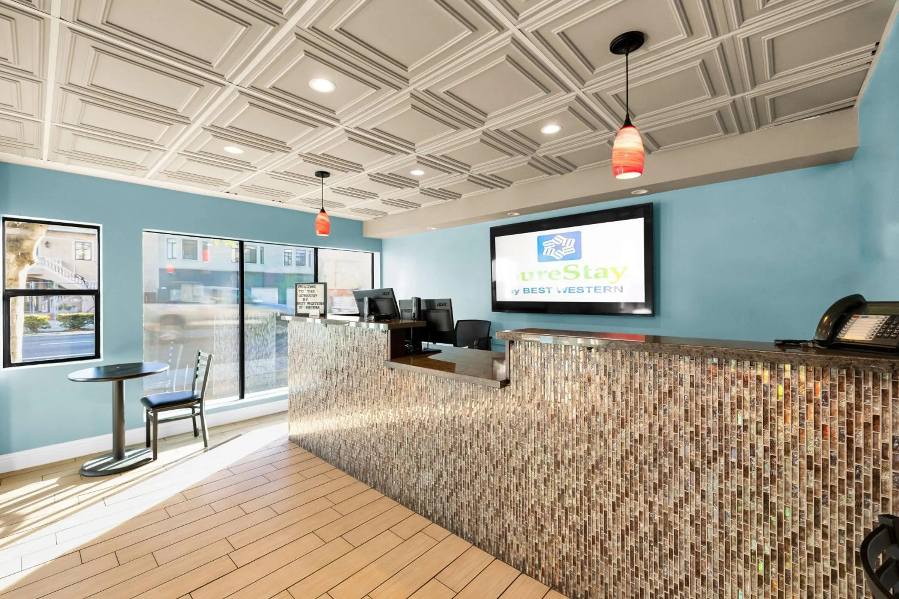 Lobby or reception in SureStay by Best Western San Francisco Marina District