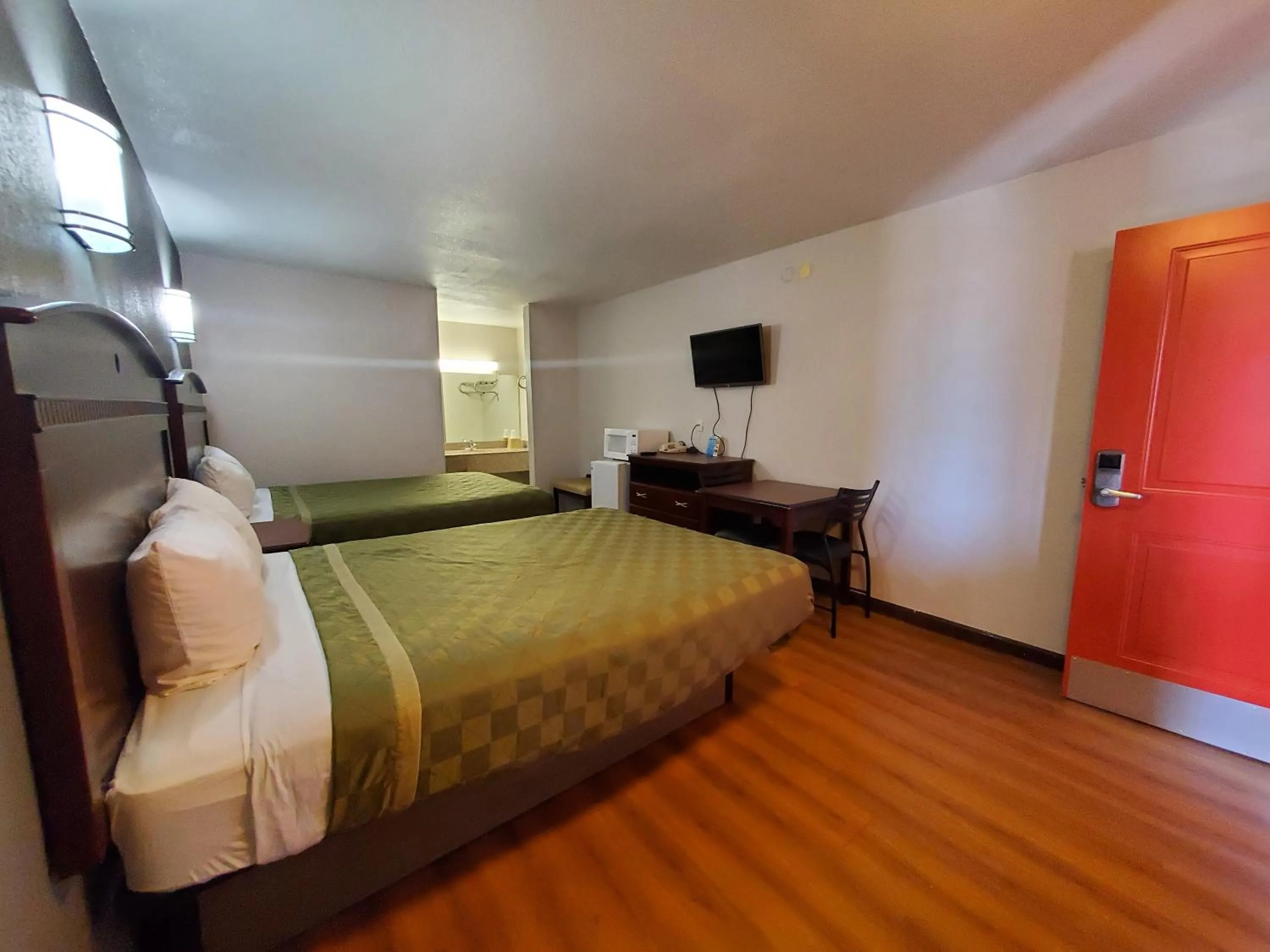 Bedroom, Bed in Welcome Inn