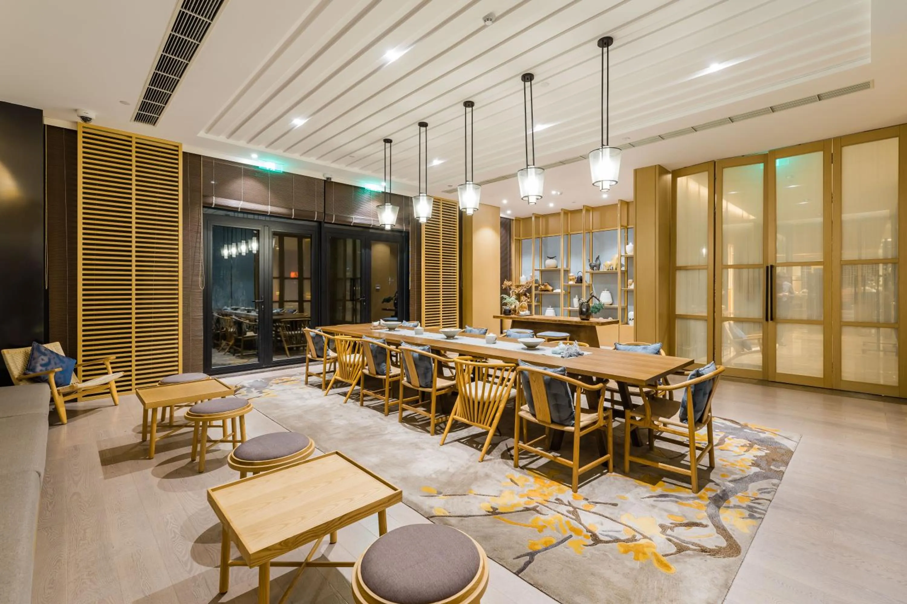 Yun He Ye Bo Hotel (Shanghai International Tourist Resort Wild Animal Park)