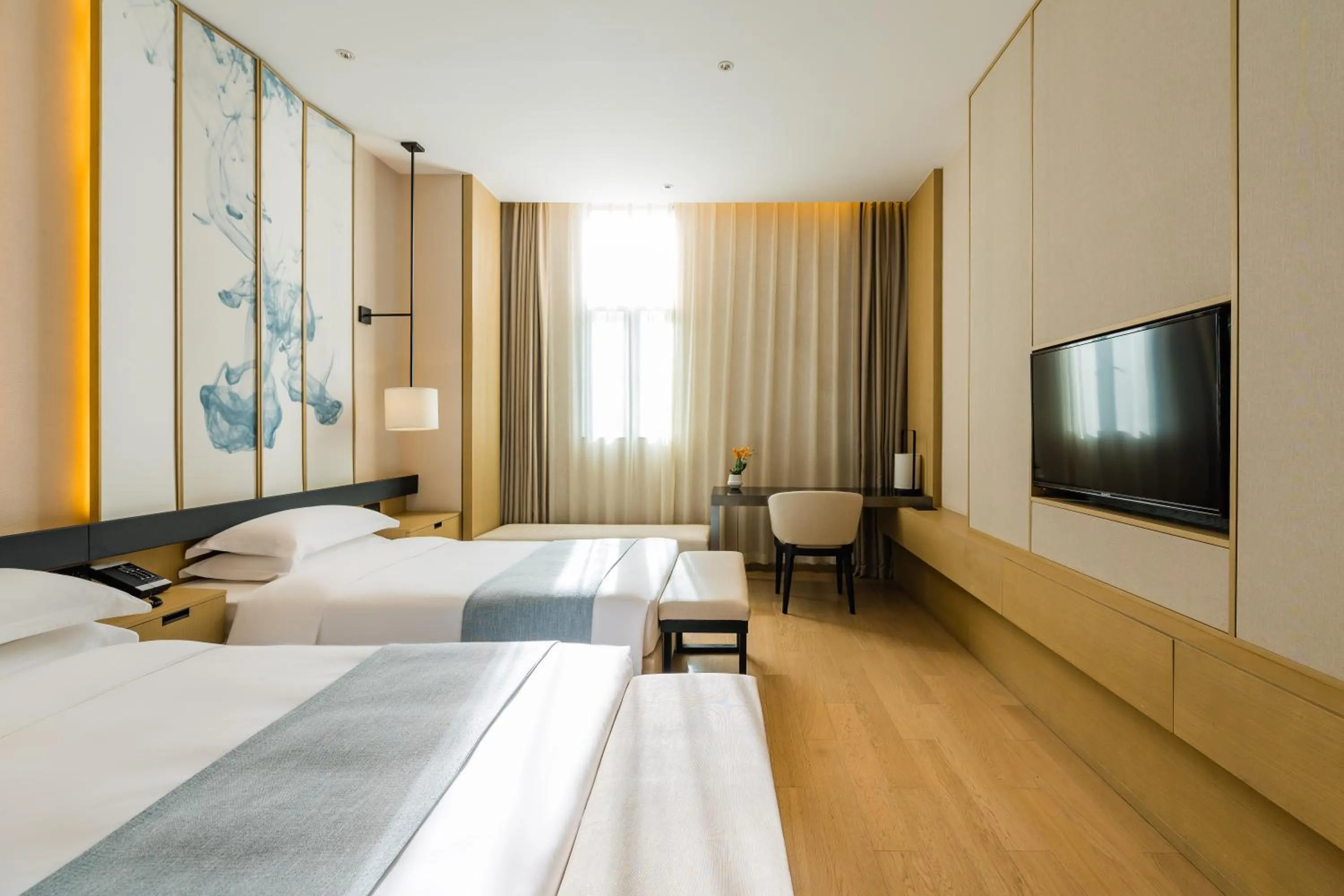 Bed in Yun He Ye Bo Hotel (Shanghai International Tourist Resort Wild Animal Park)