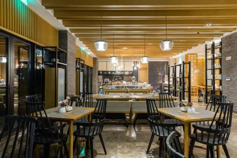 Yun He Ye Bo Hotel (Shanghai International Tourist Resort Wild Animal Park)