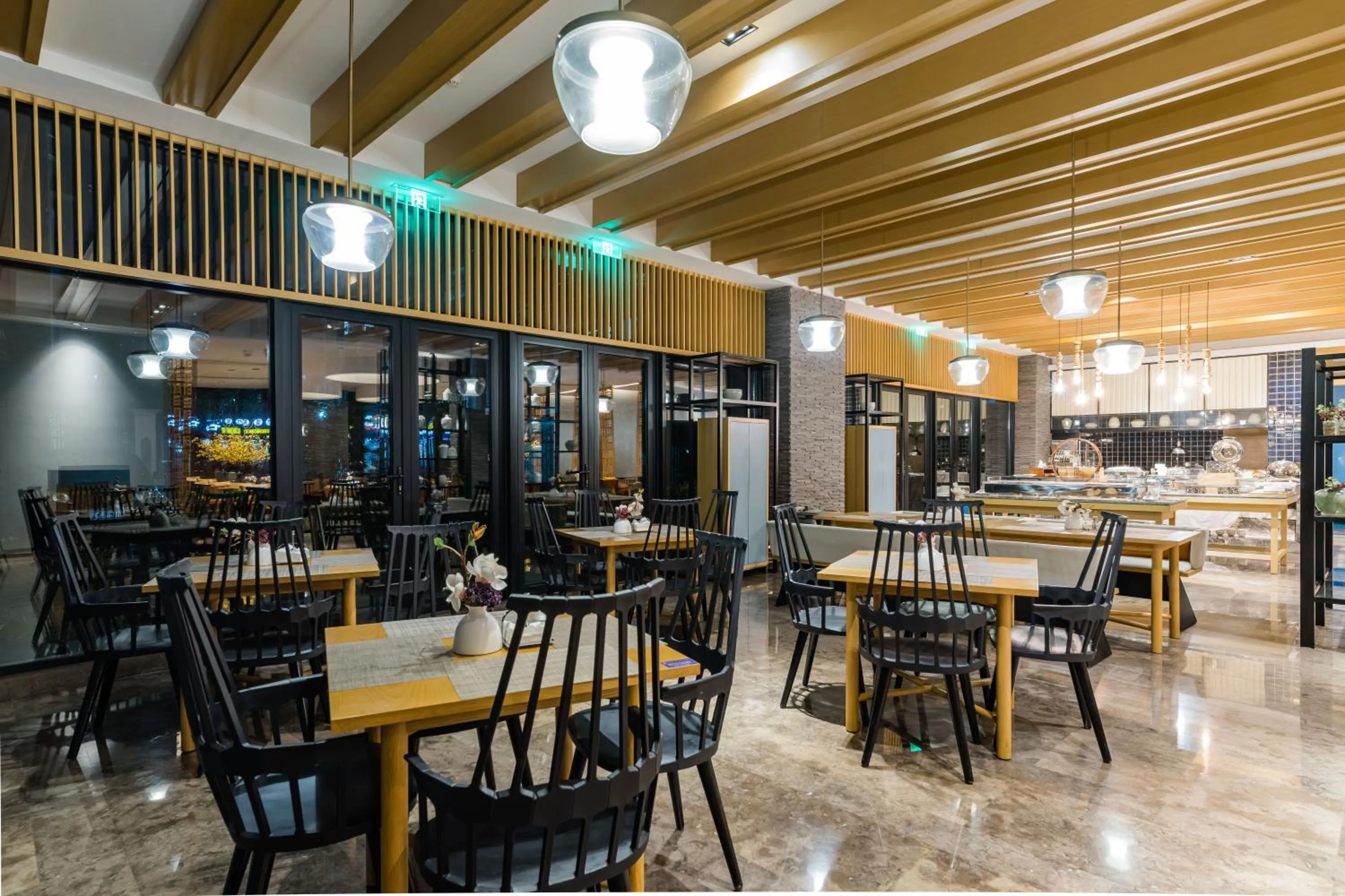 Yun He Ye Bo Hotel (Shanghai International Tourist Resort Wild Animal Park)