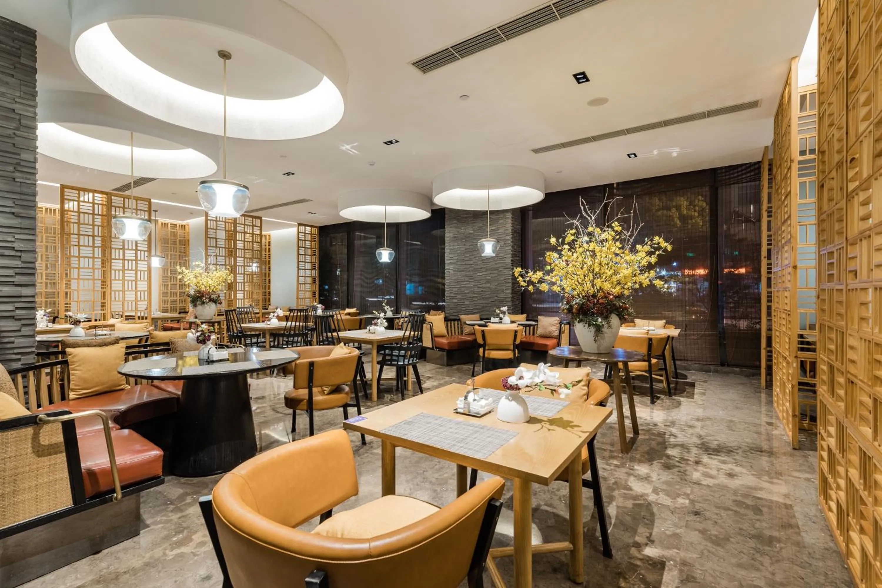 Yun He Ye Bo Hotel (Shanghai International Tourist Resort Wild Animal Park)