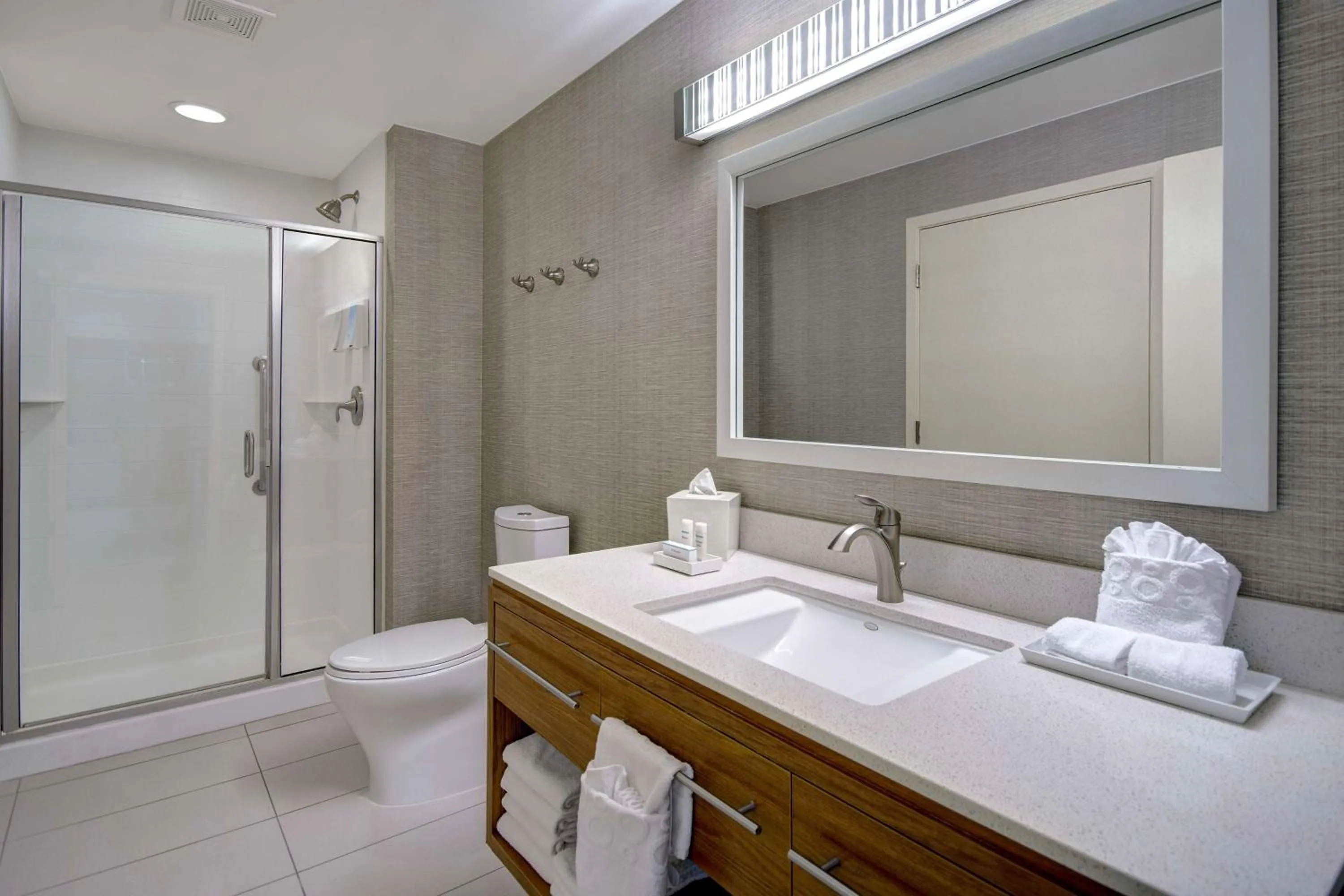 Bathroom, Bed in Home2 Suites Dallas-Frisco