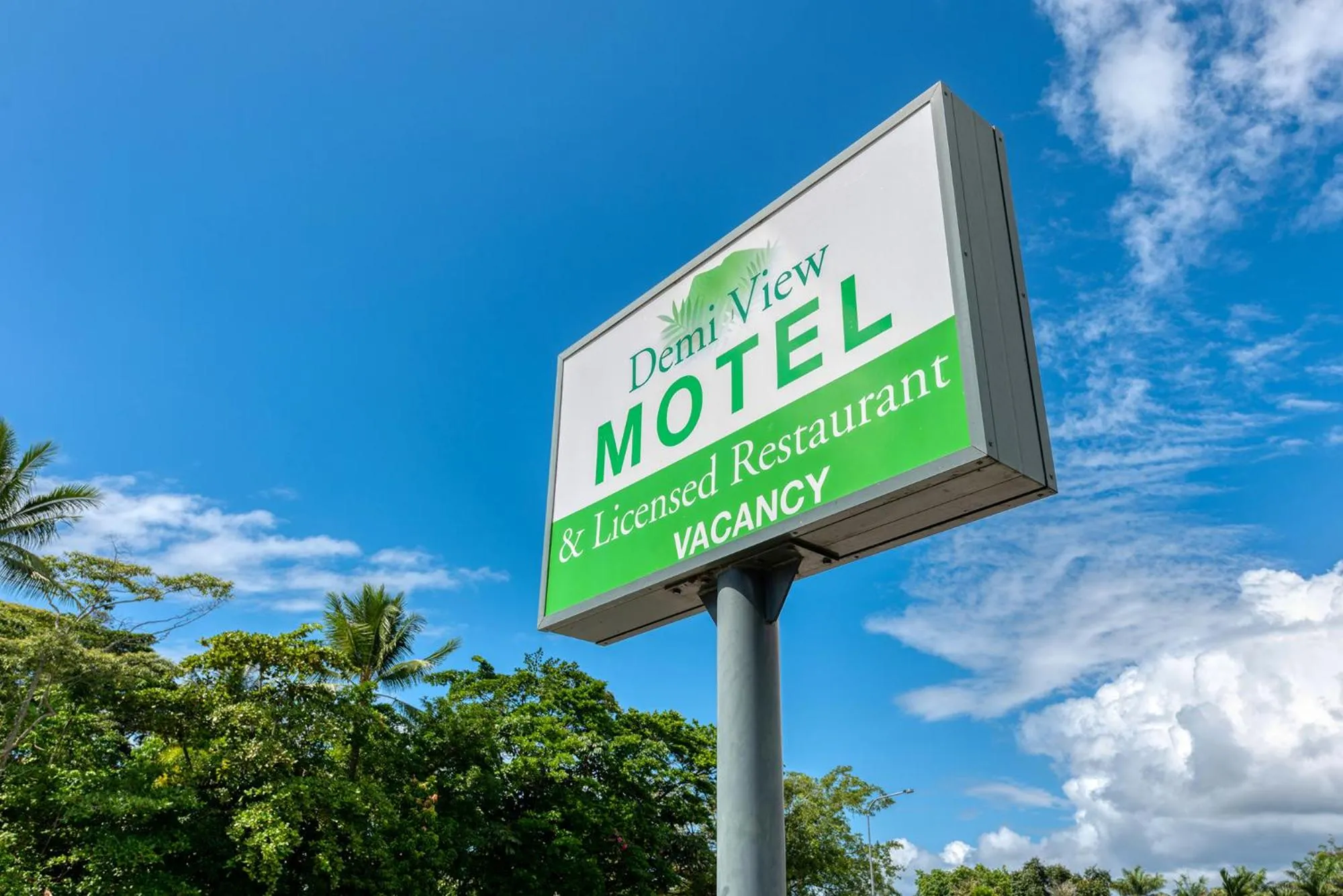 Logo/Certificate/Sign in Demi View Motel