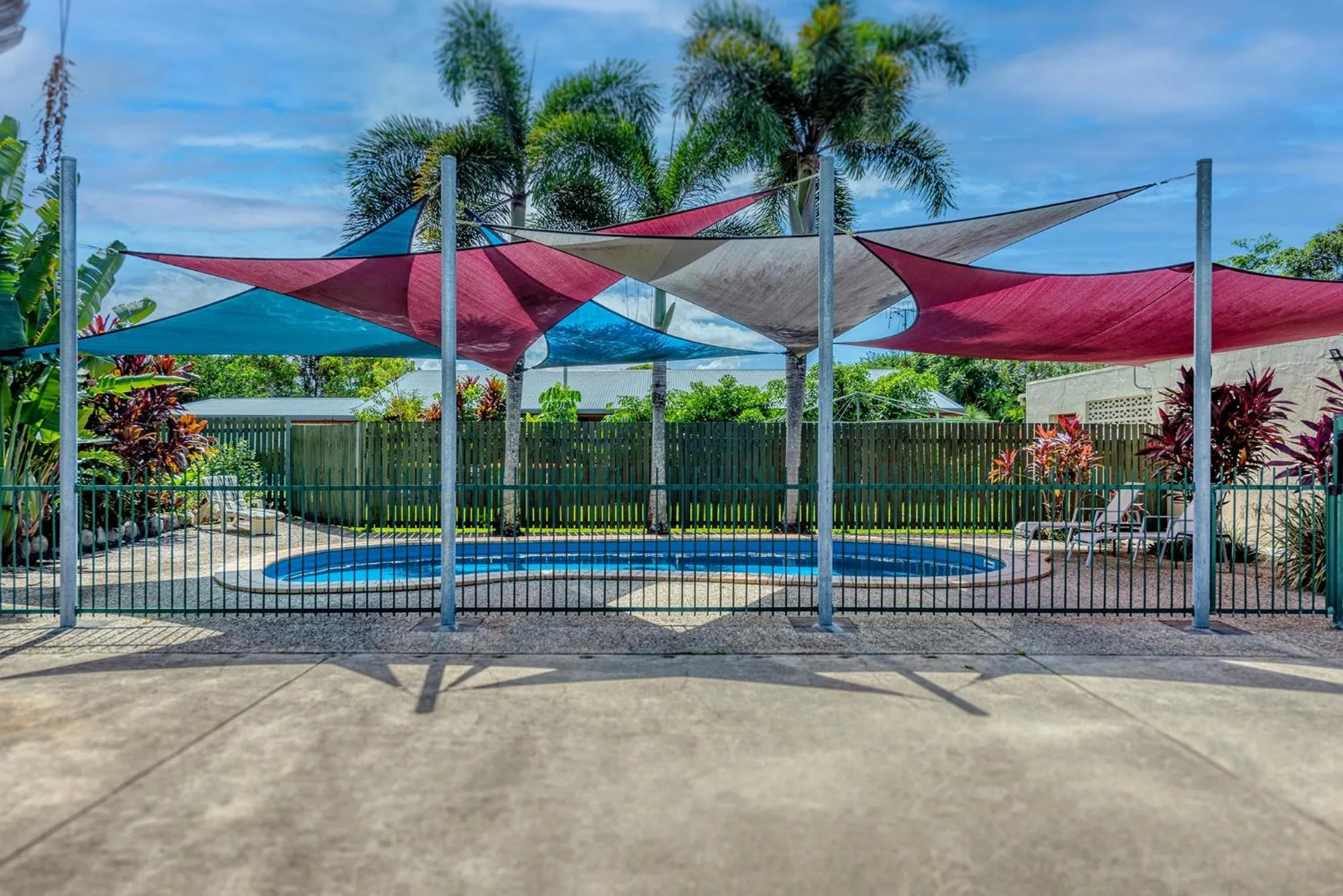 Swimming pool in Demi View Motel